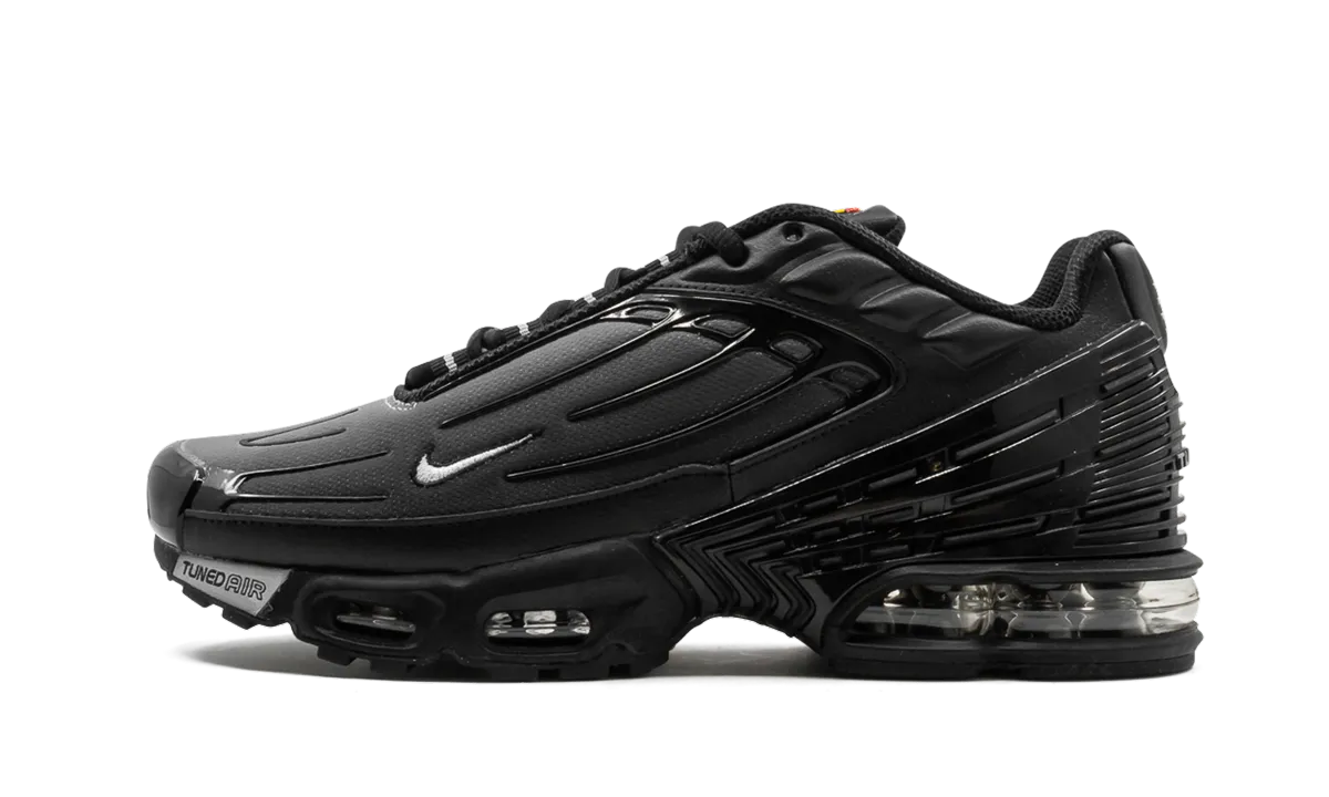 Air Max Plus 3 "TRIPLE BLACK" activity - specific shoes