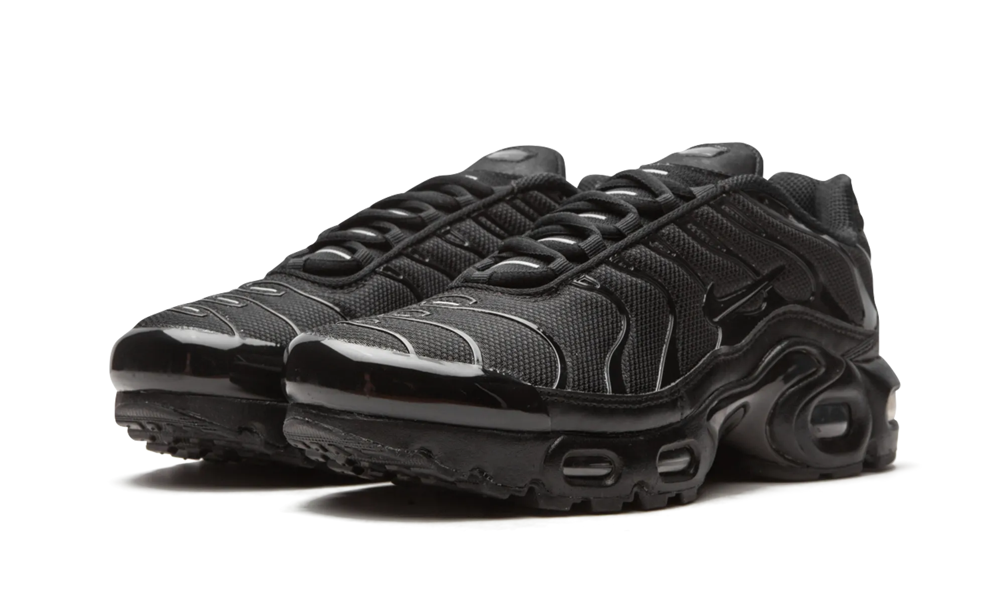 running in a suspension bridge area shoes Air Max Plus GS "Triple Black"