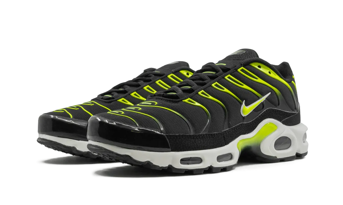 curved track running wear racing running shoes Air Max Plus "Black Volt"