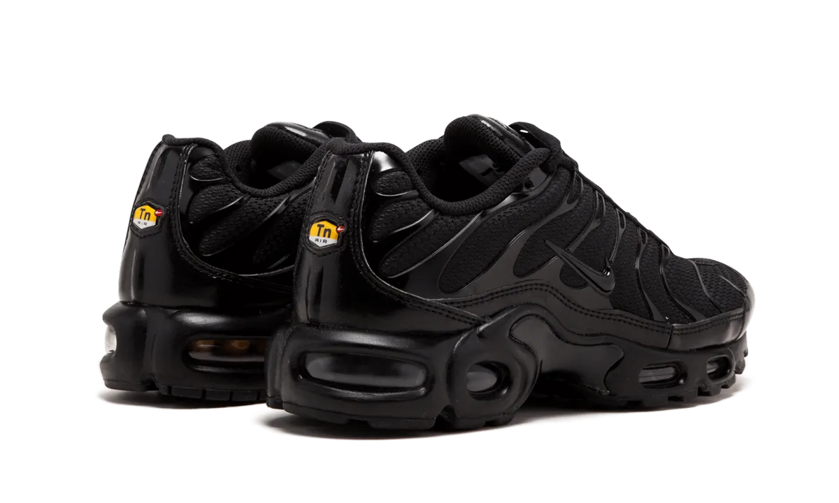 Air Max Plus "Triple Black" medium widths