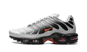 Training days Air Max Plus "Wolf Grey Picante Red"