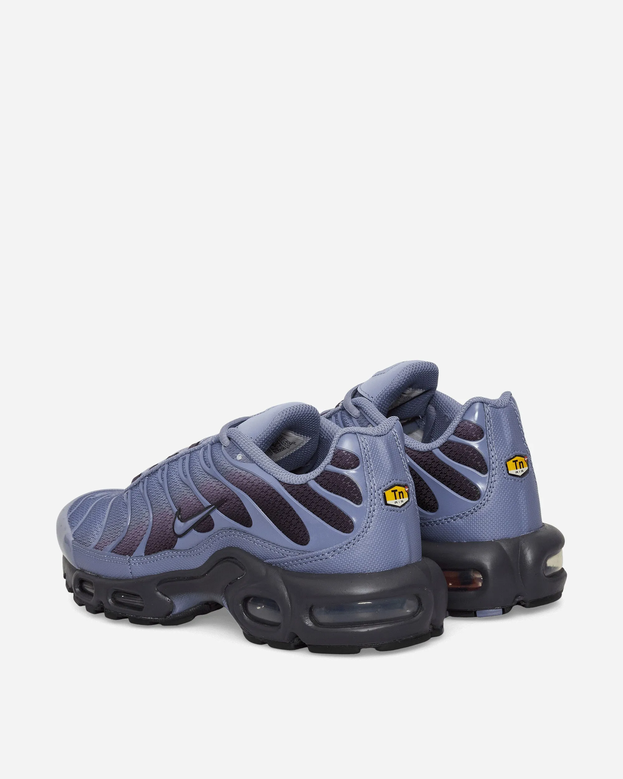 Air Max Plus Sneakers World Indigo / Cave Purple / Black Mid Foot Sustainable Sole Construction