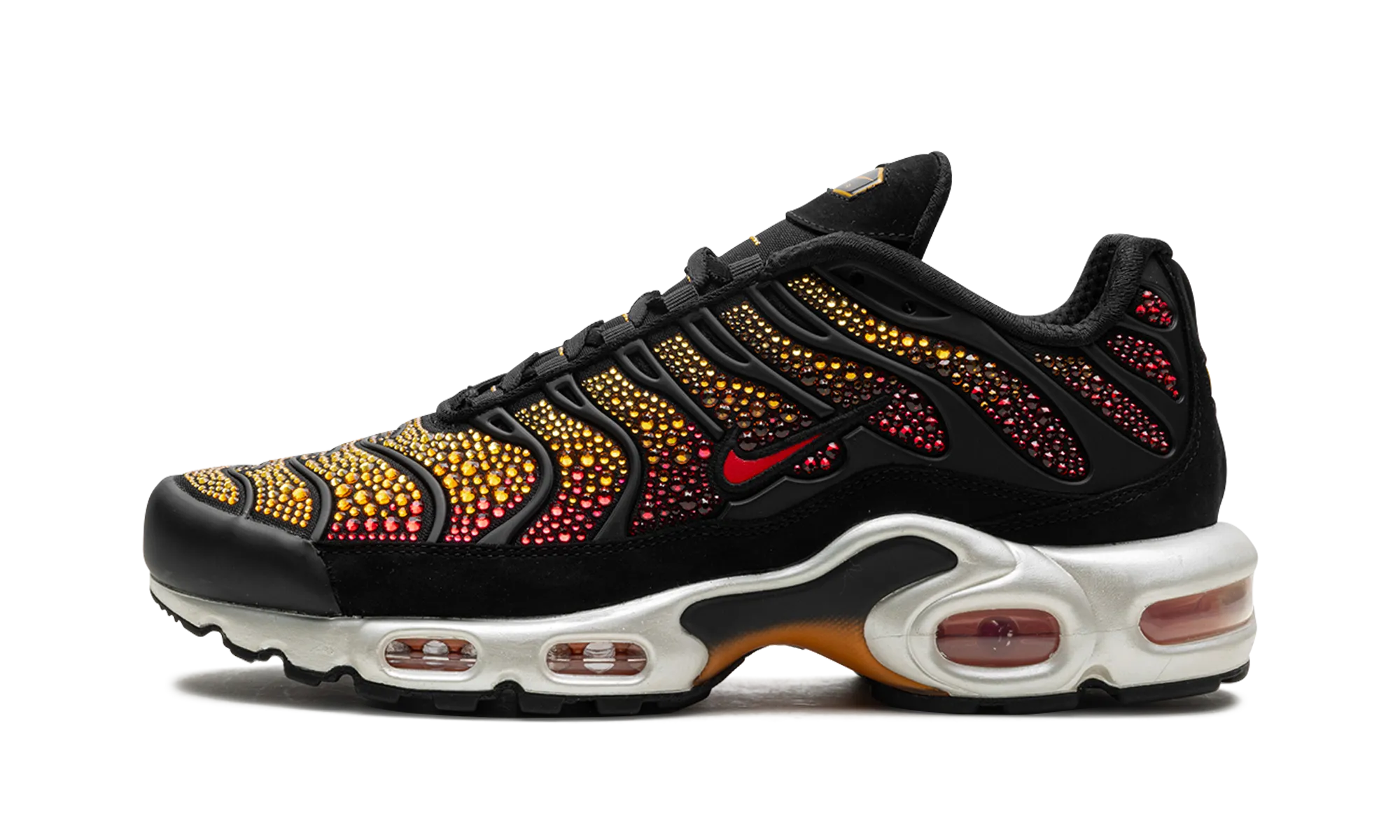 Air Max Plus Swarovski WMNS "Swarovski - Sunset" running in a volleyball court area shoes