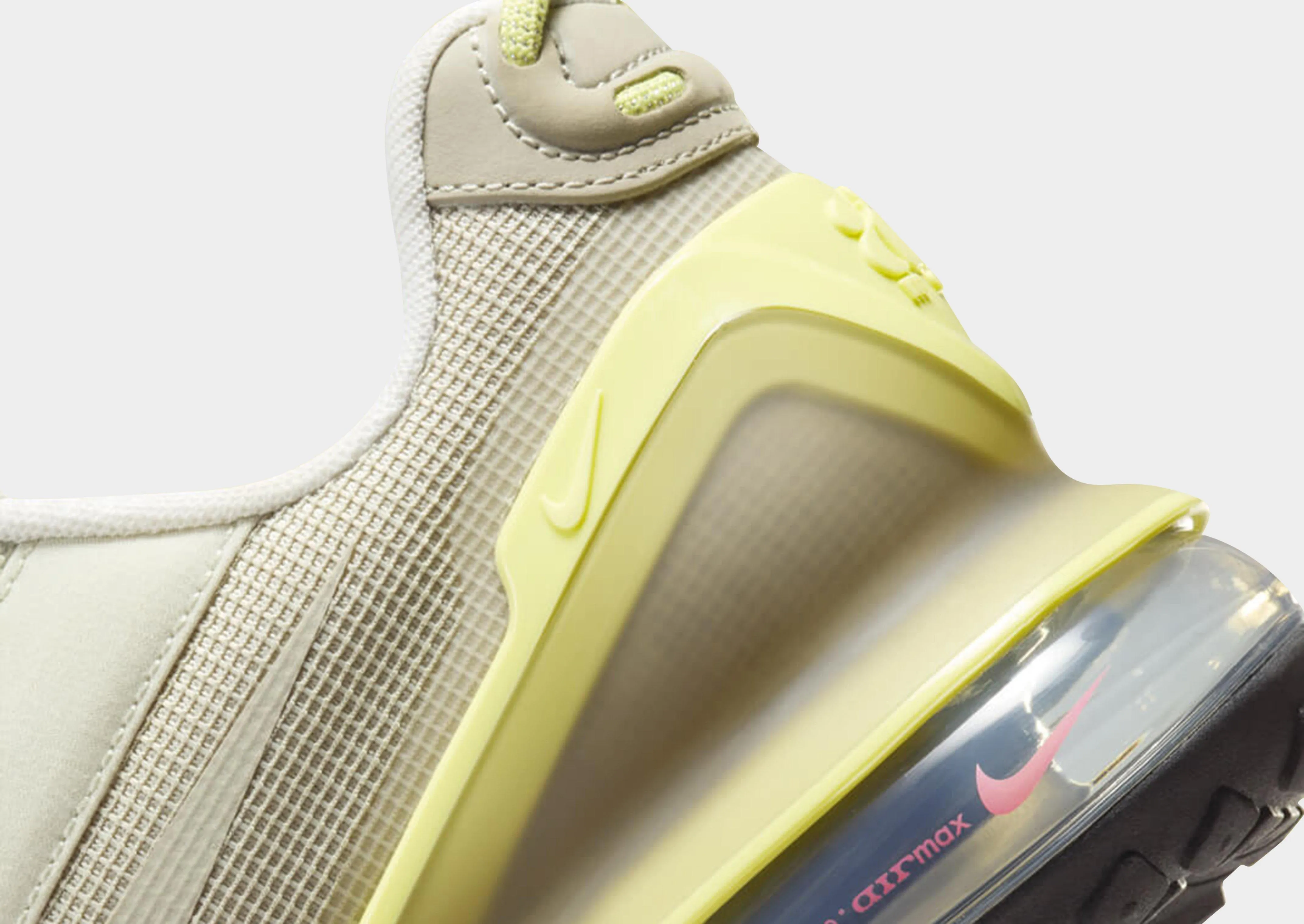 slow runners curling shoes Air Max Pulse Roam