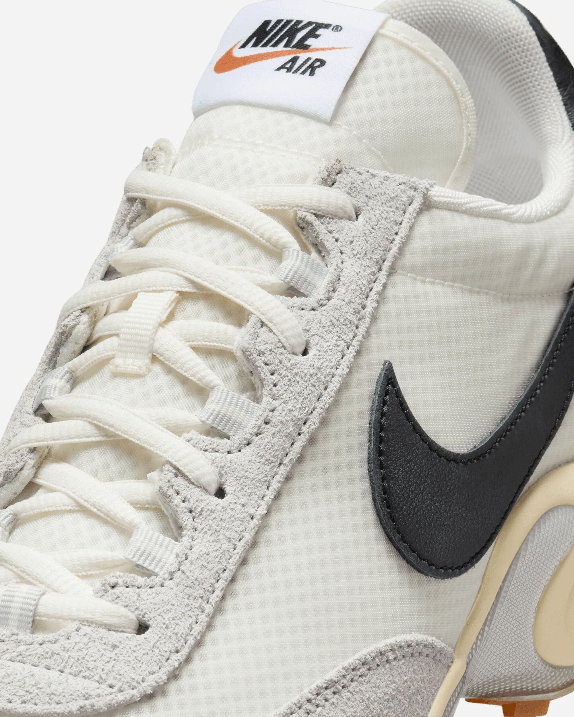 Multi Directional Flex Grooves Air Max Waffle Sneakers Sail / Neutral Grey