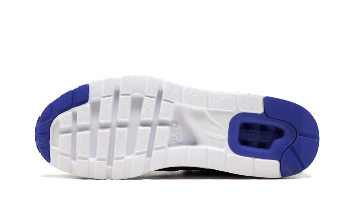 Air Max Zero Essential Stylish Look