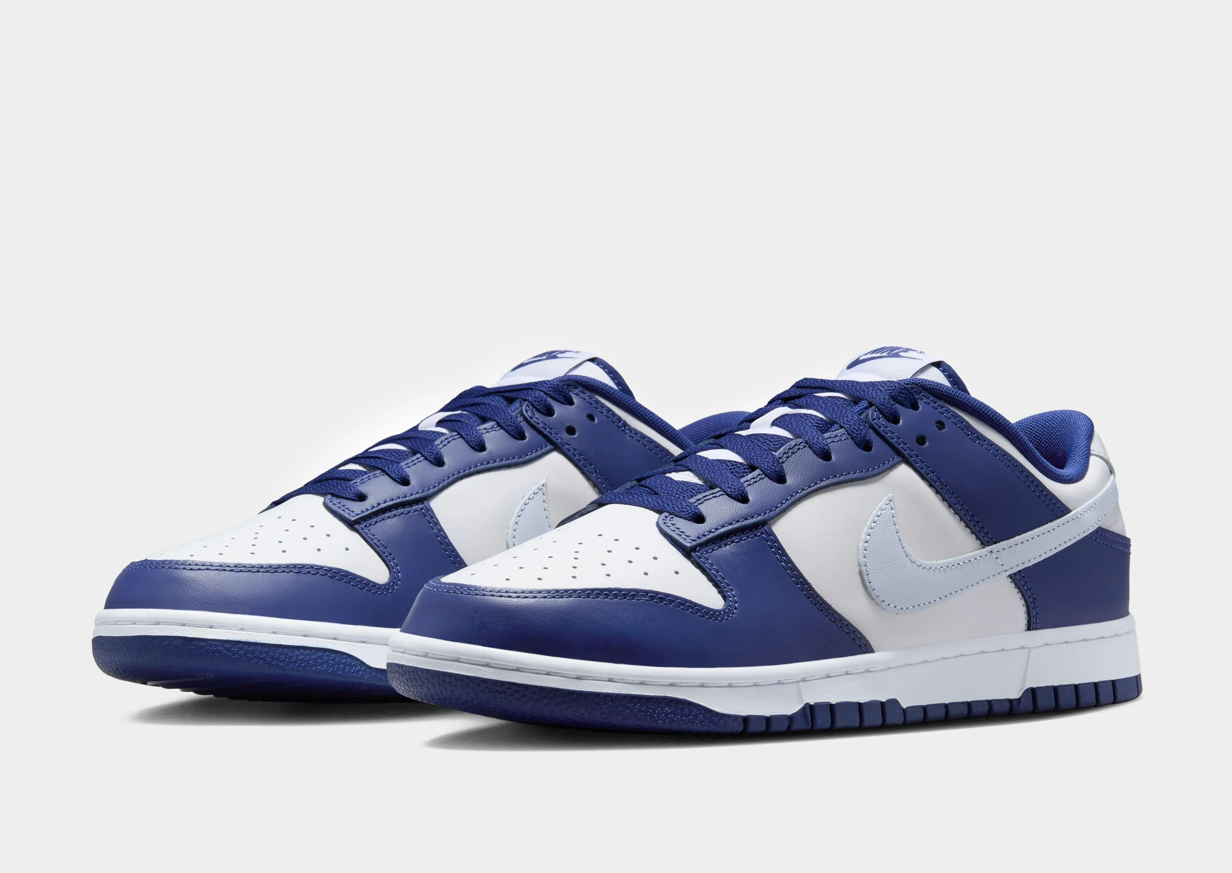 Dunk Low Retro Grounded Steps