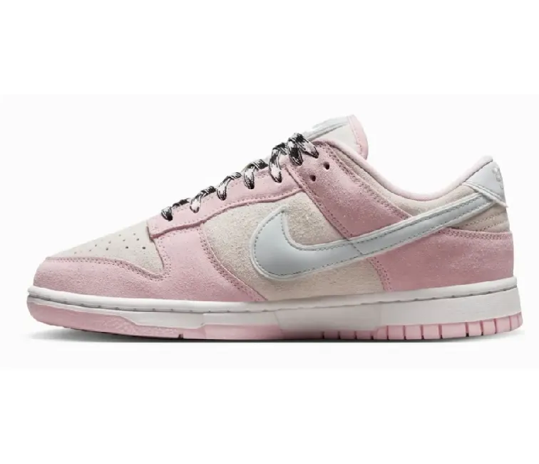 workout mode Women's Nike Dunk Low LX (Pink Foam)