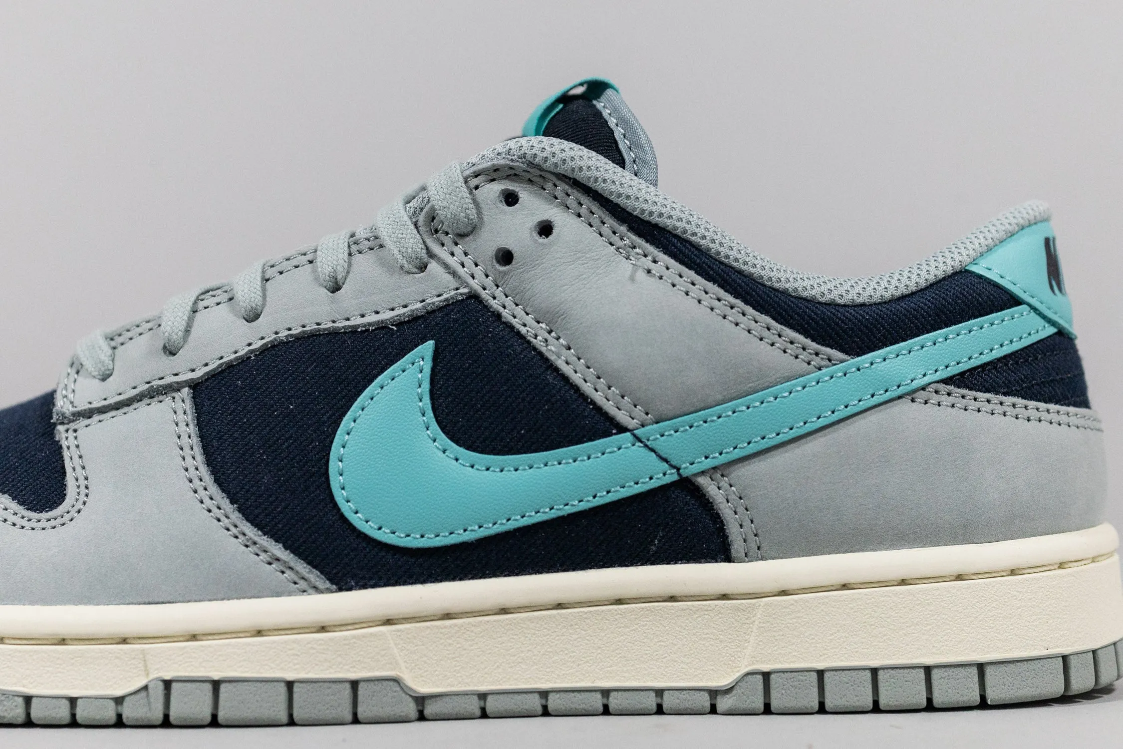 On The Run Race Walk Nike Dunk Low 'Light Pumice and Dark Obsidian'