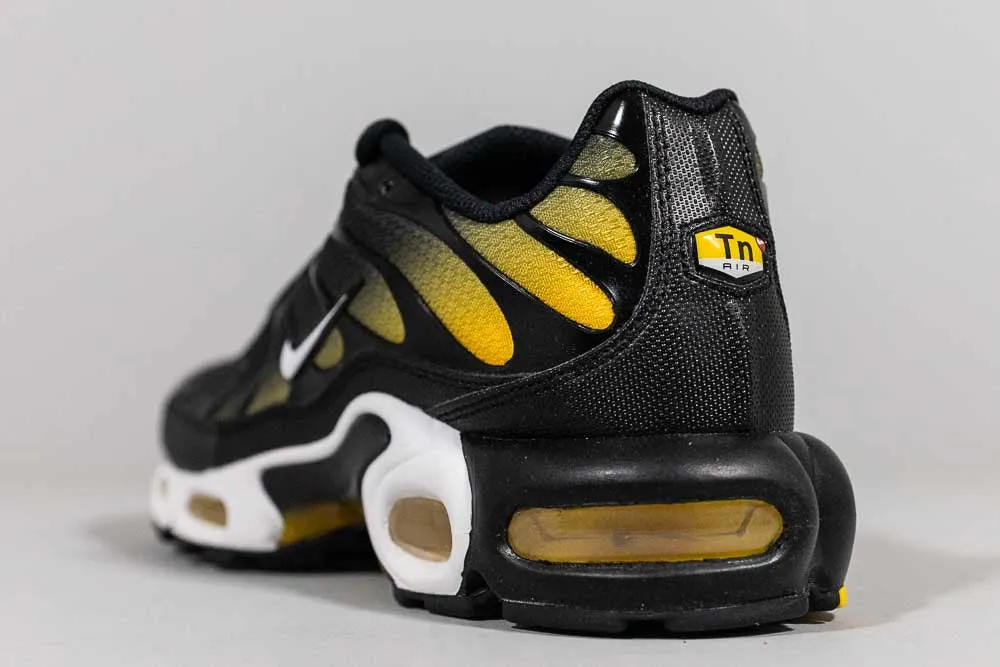 Nike Air Max Plus 'Black and University Gold' Functional Features