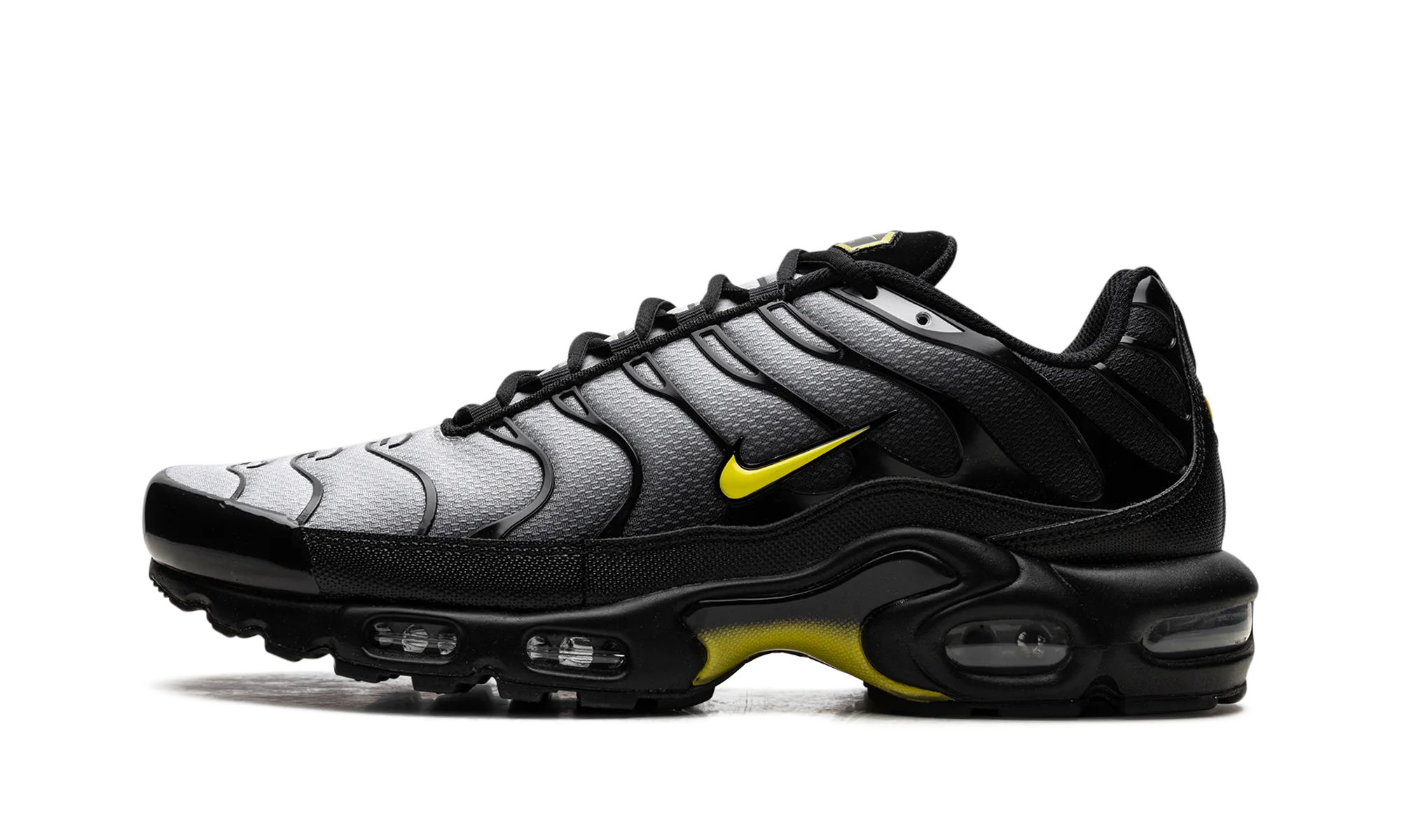 Air Max Plus "Wolf Grey Opti Yellow" running in winter