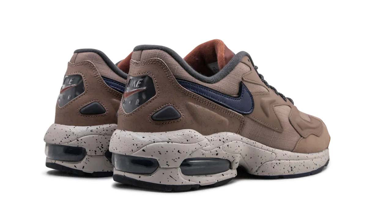 Hydrophobic Short Distance Air Max2 Light LX