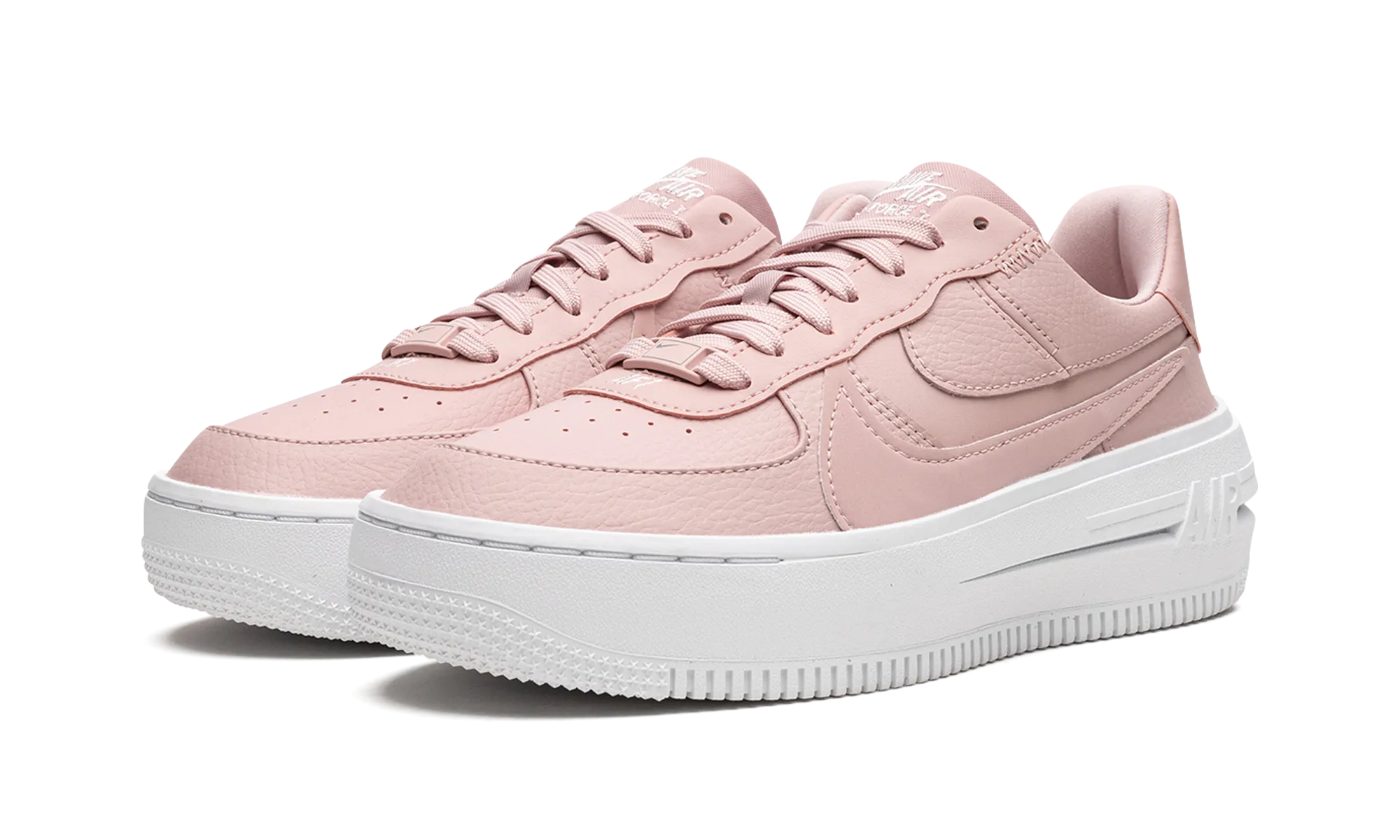 AIR FORCE 1 PLT.AF.ORM MNS WMNS Balanced Stack Height Bold Outsole Geometry