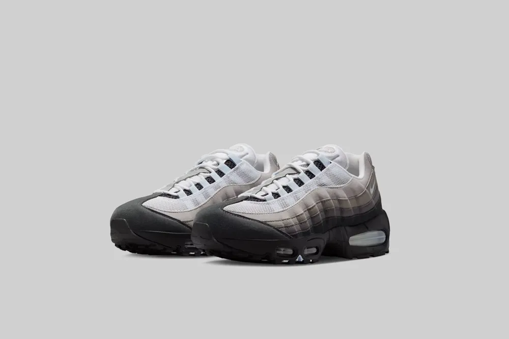 running on concrete shoes Style - updated Women's Air Max 95 Big Bubble 'Blue Tint'