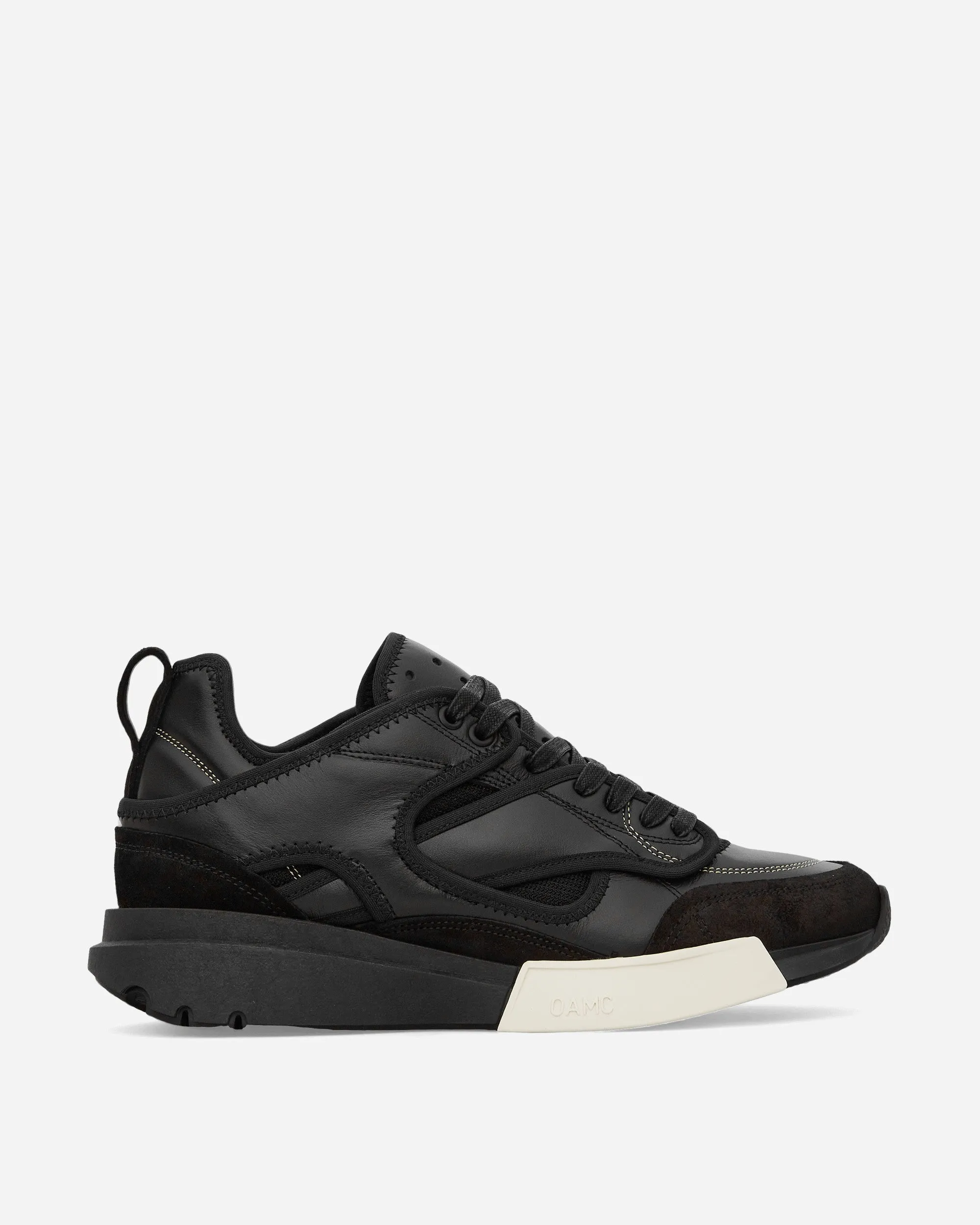 Aurora Runner Sneakers Black Everyday Shoes