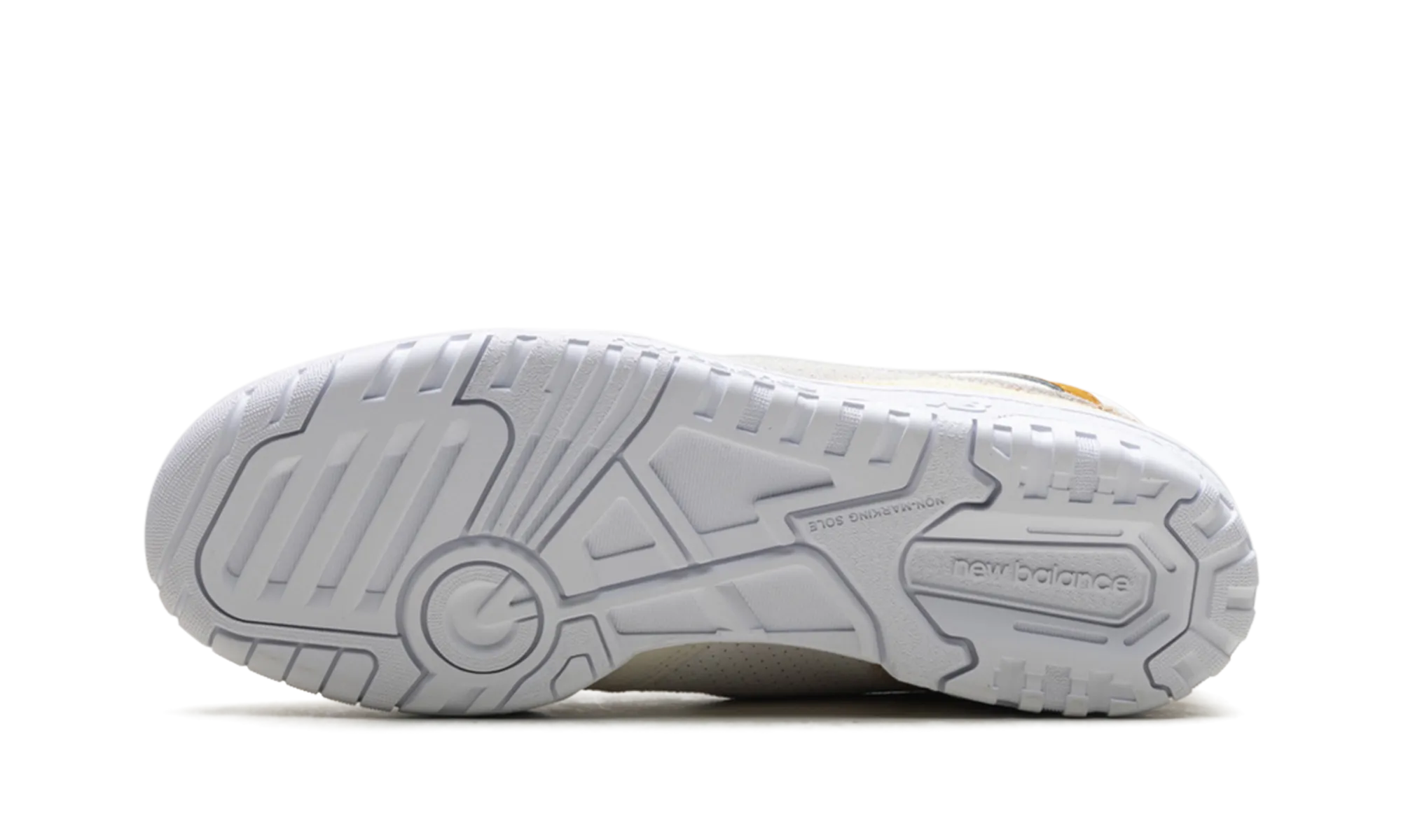 550 Wmns "Sea Salt / Tobacco" traction - enhanced shoes intermediates