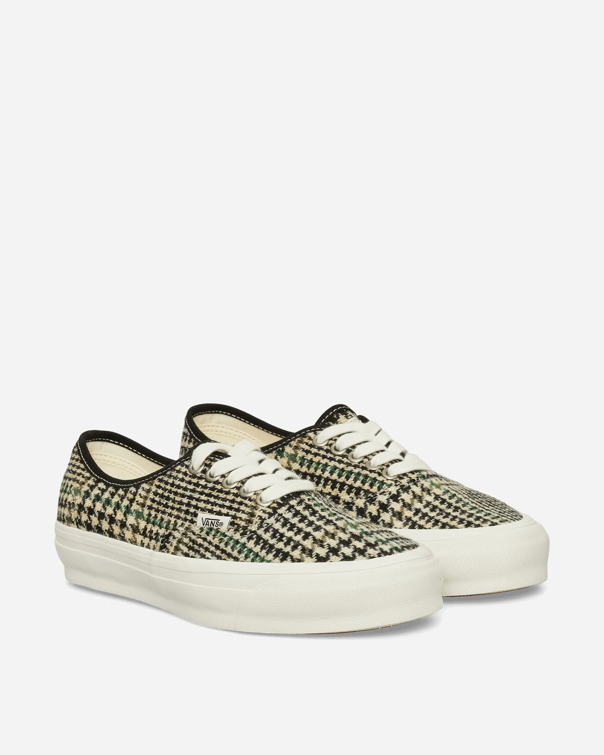 Authentic LX 44 Sneakers Black / White Weekend Walk