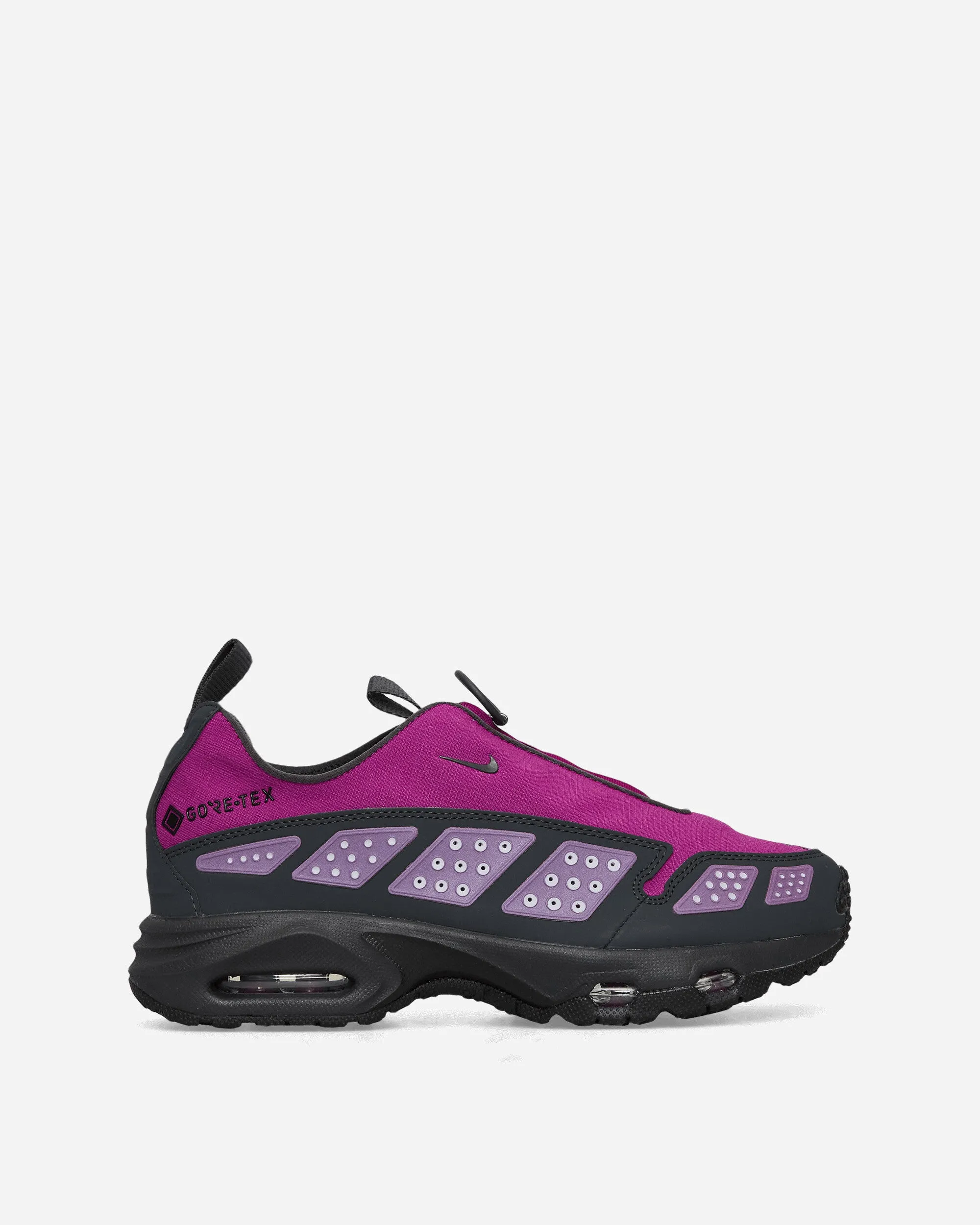 Rubber Traction Pods Women's Air Max SNDR GORE-TEX Sneakers Bold Berry / Dark Smoke Grey