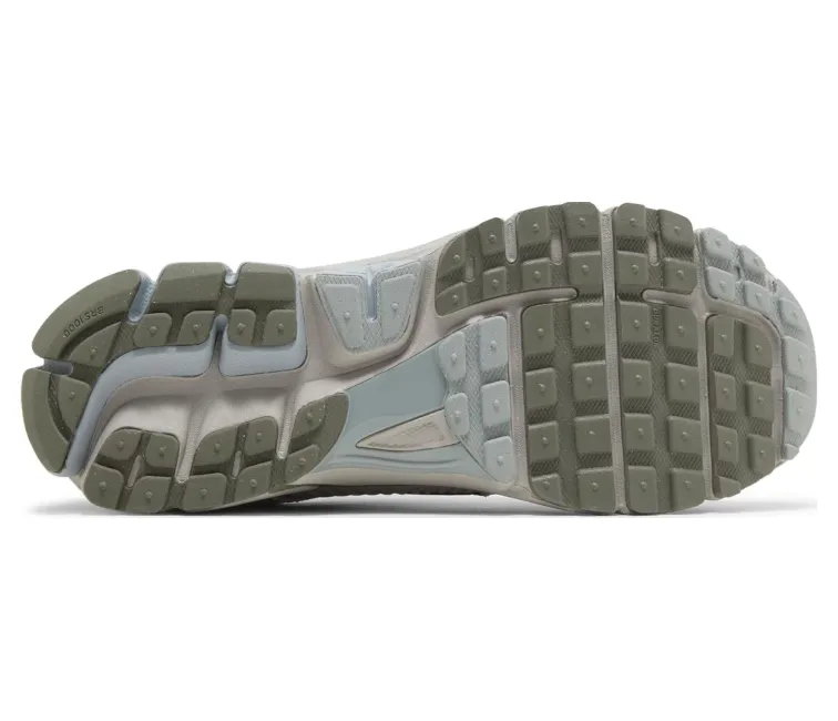 Men??s Nike Zoom Vomero 5 SE (Light Orewood/Brown) Classic Performance Smooth Walk