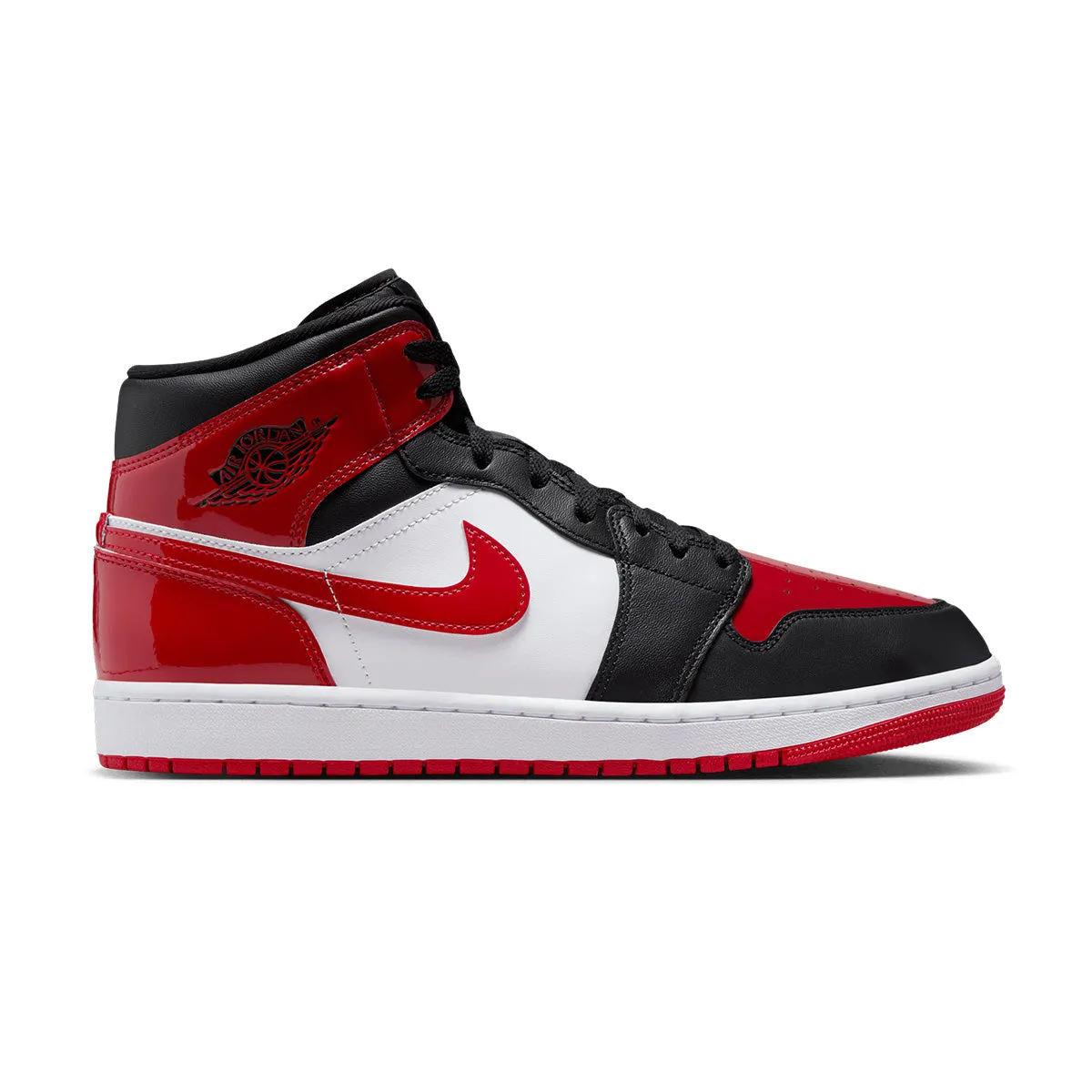 traveler - style soccer players' traction Air Jordan 1 Mid SE 'Varsity Red'