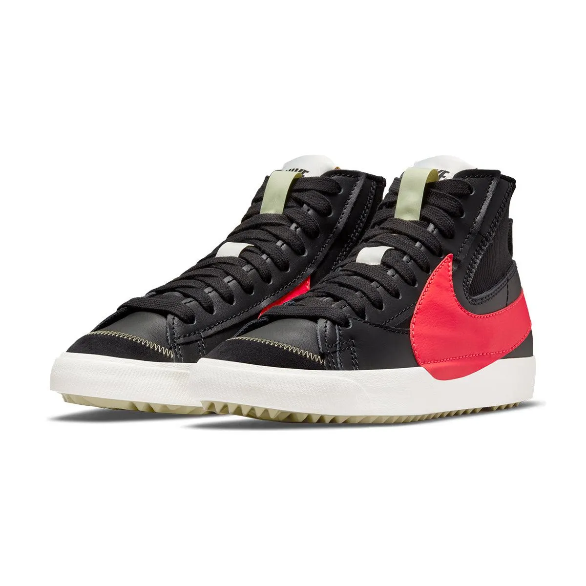 Blazer Mid '77 Jumbo 'Black Bright Crimson' Classy durability