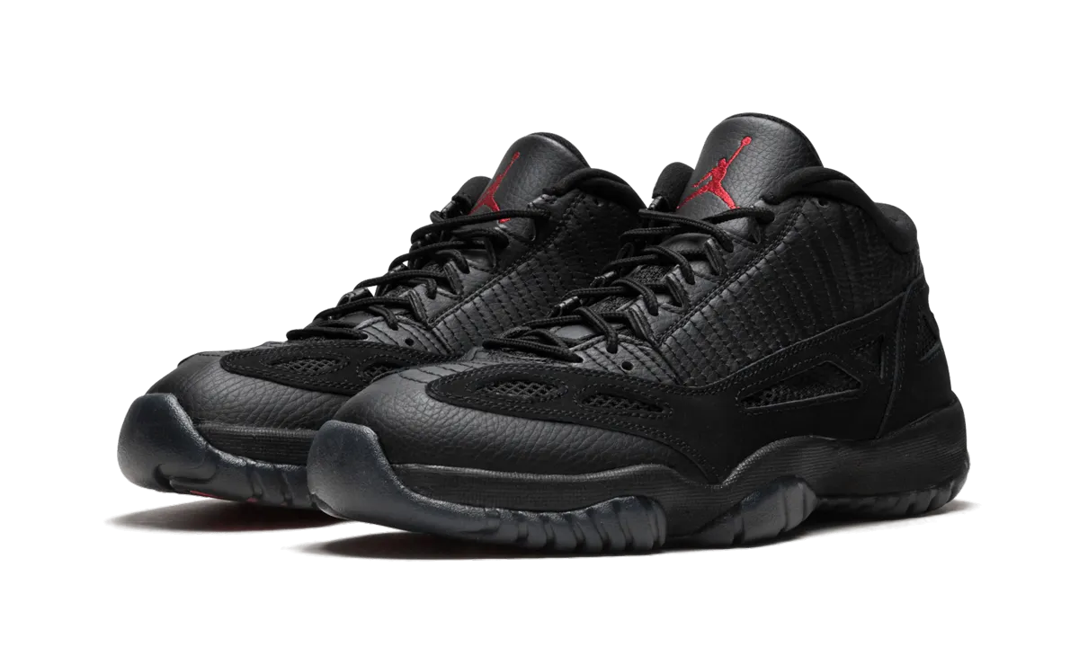 Air Jordan 11 Retro Low "Referee" suede upper