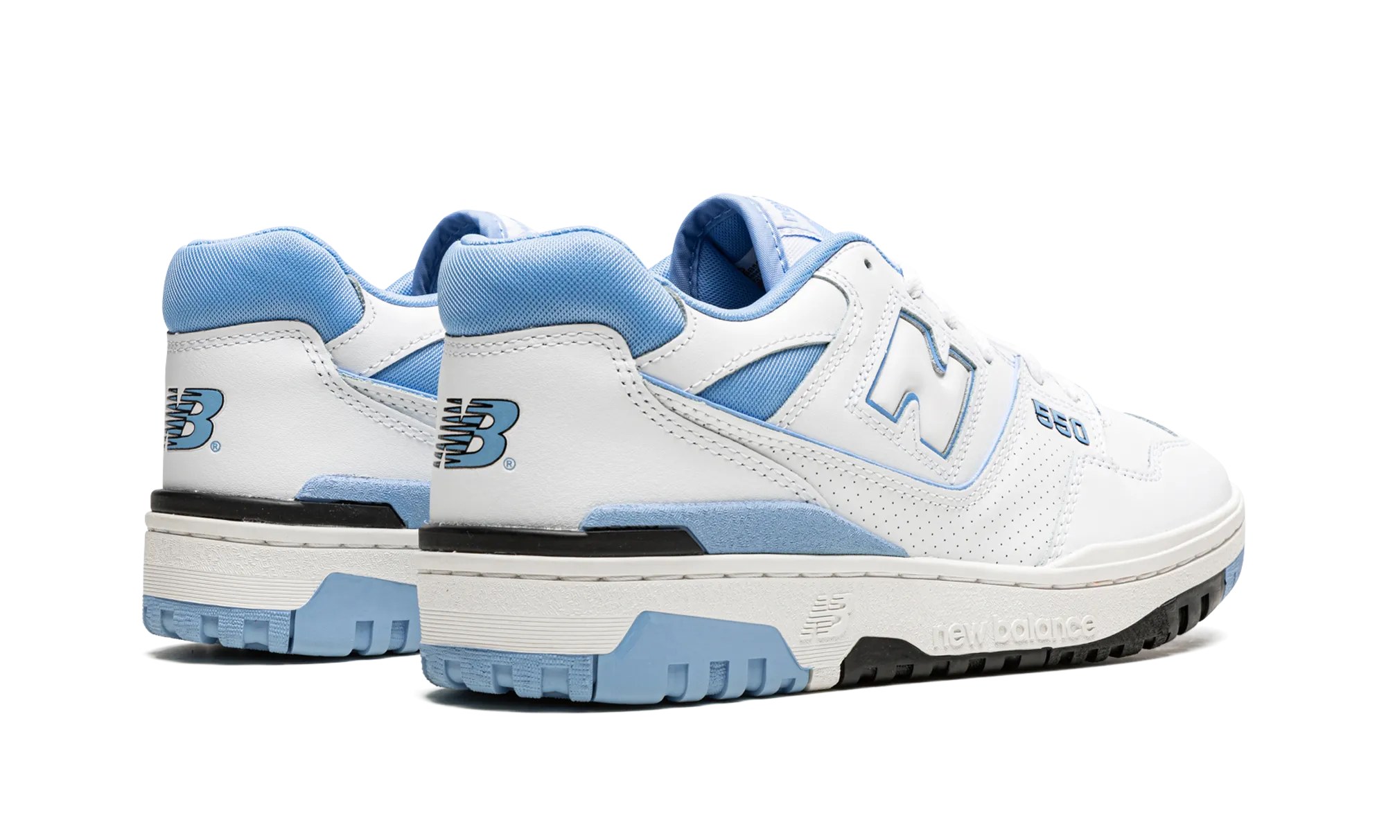 running in a ice field area shoes Motion Boost 550 "White / Carolina Blue"
