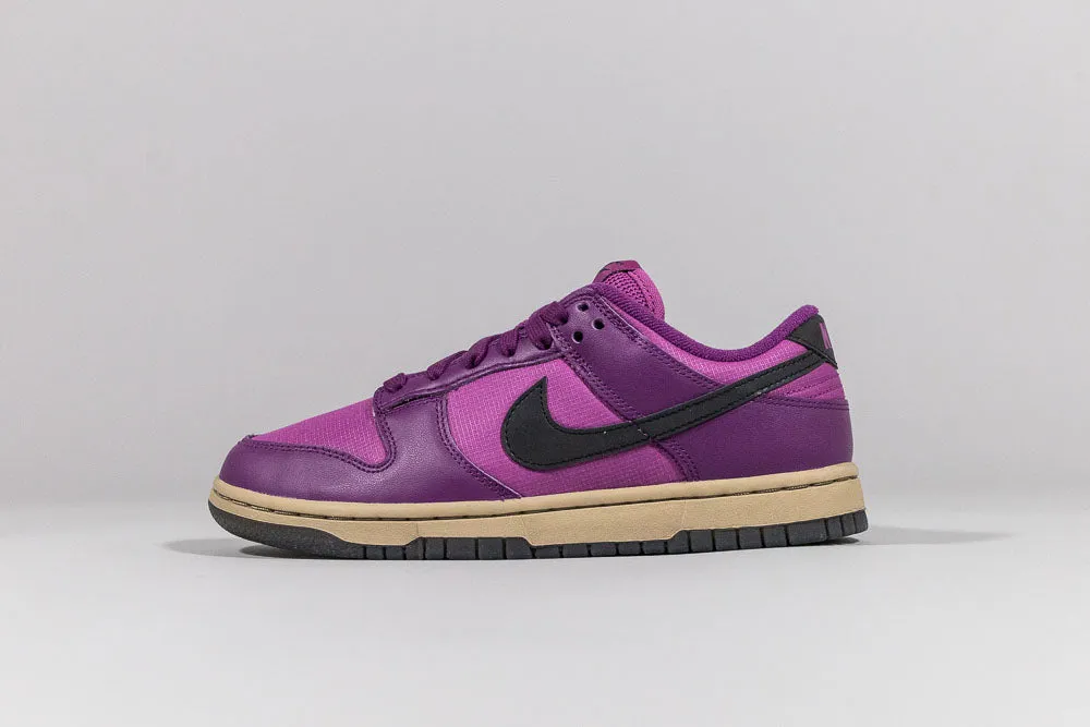 Night Hike Women's Nike Dunk Low 'Viotech and Hot Fuchsia'