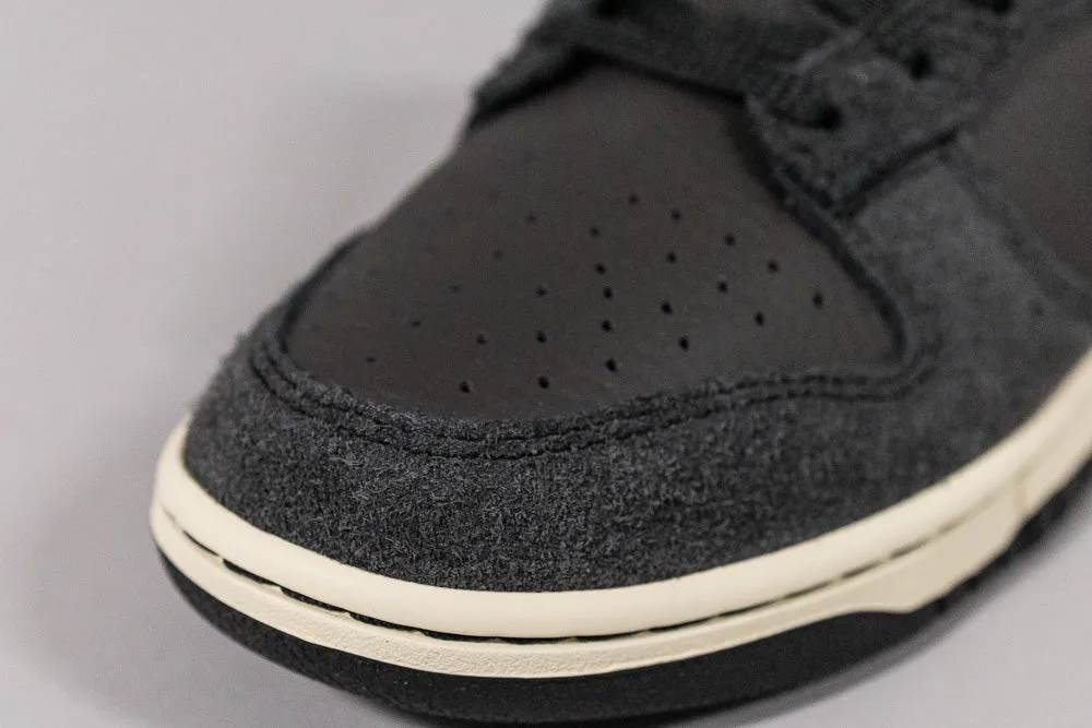 Nike Dunk Low Premium 'Off Noir' Footstep Care