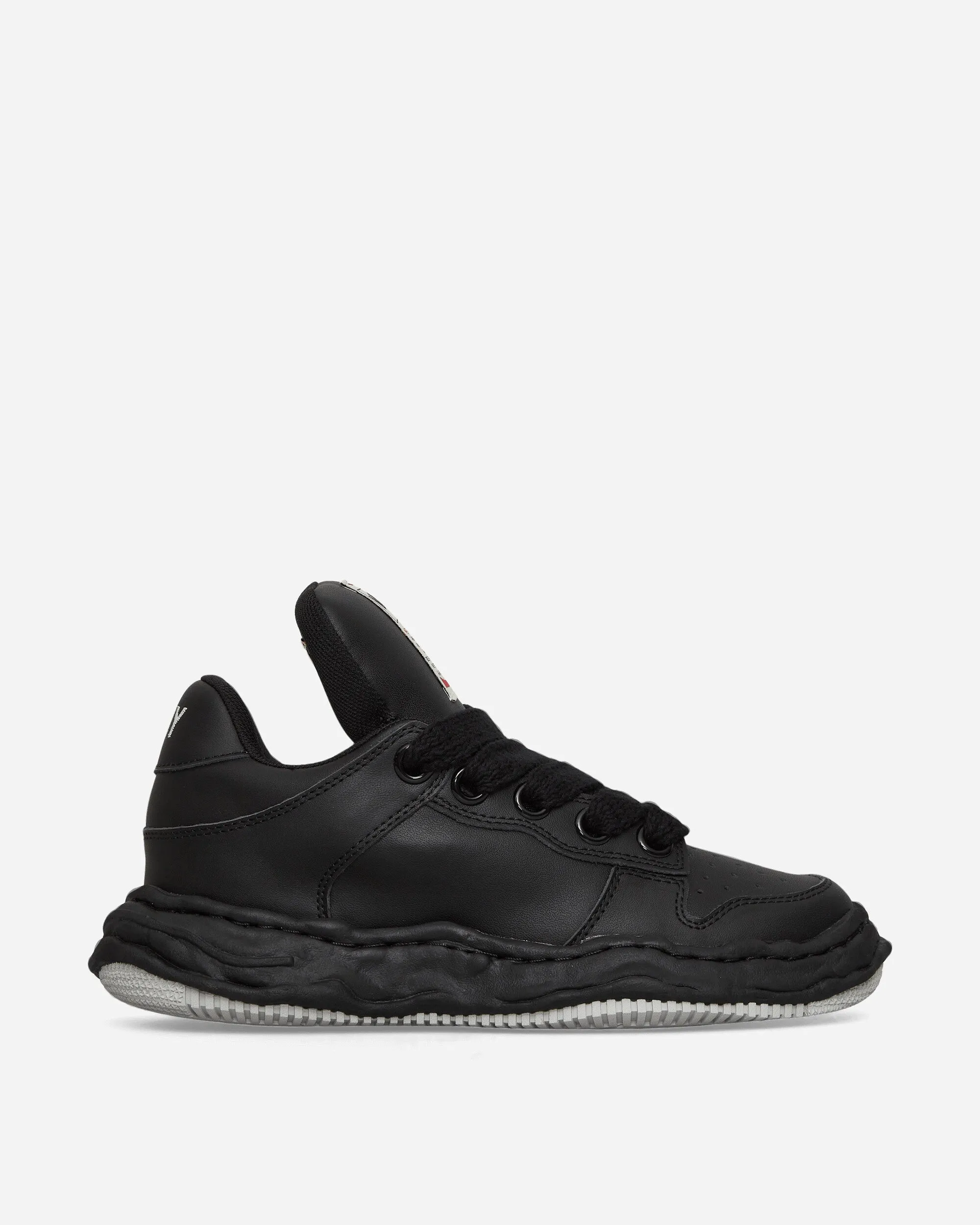 Ergonomic form Zero Noise Wayne Puffer OG Sole Leather Low Sneakers Black