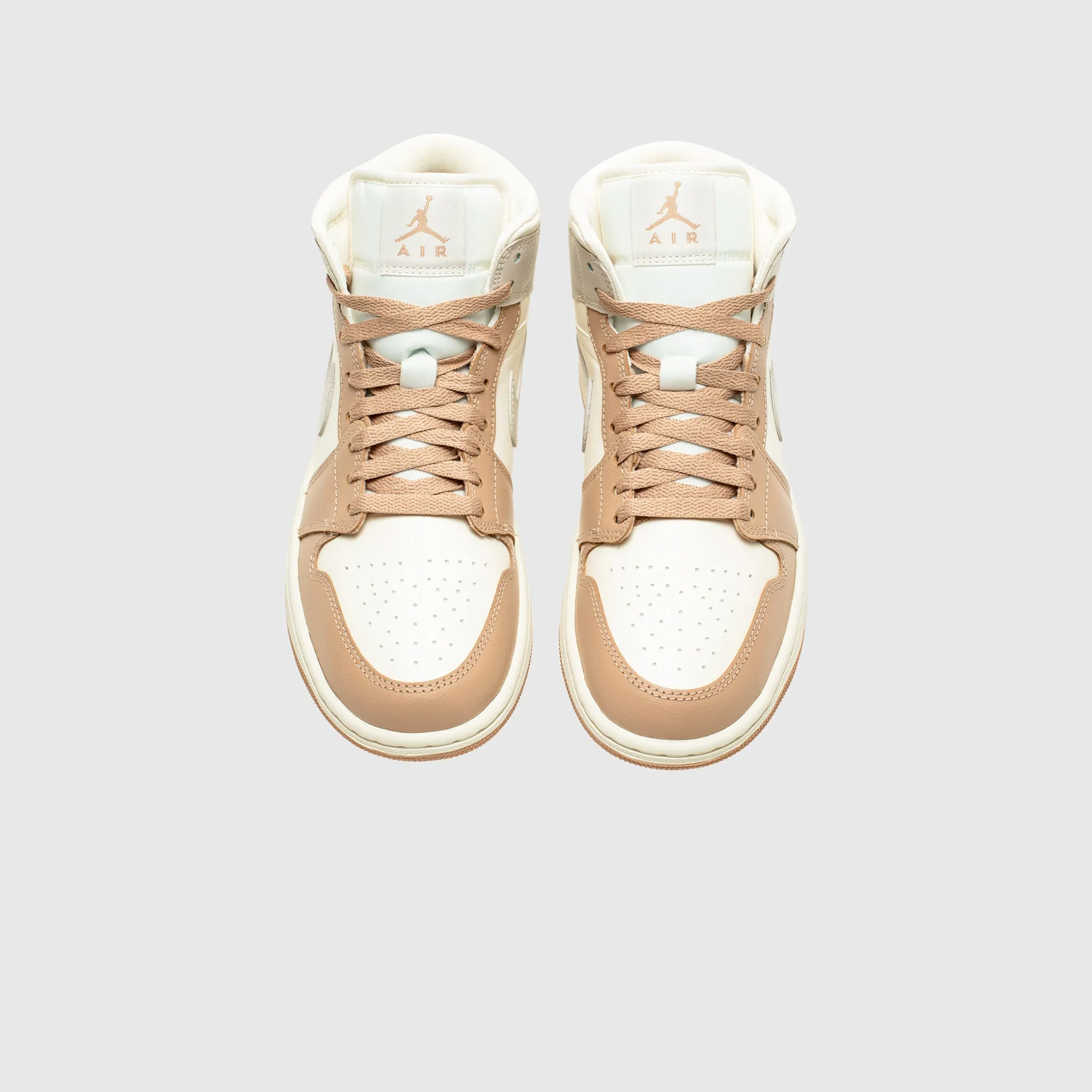 Outdoor Day Torque Control Plate WMNS AIR JORDAN 1 MID "TAN TOE"