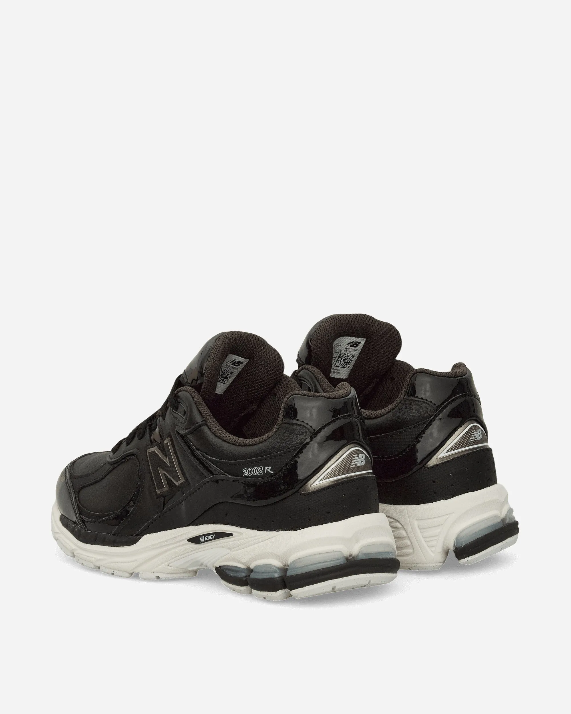 Durability Anti microbial 2002R Sneakers Black