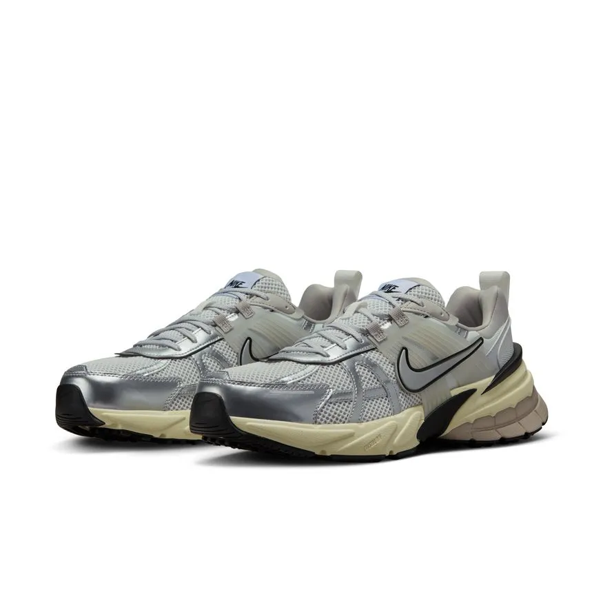 Surf Mode Comfort Curve M Nike V2K Run HJ4497-100