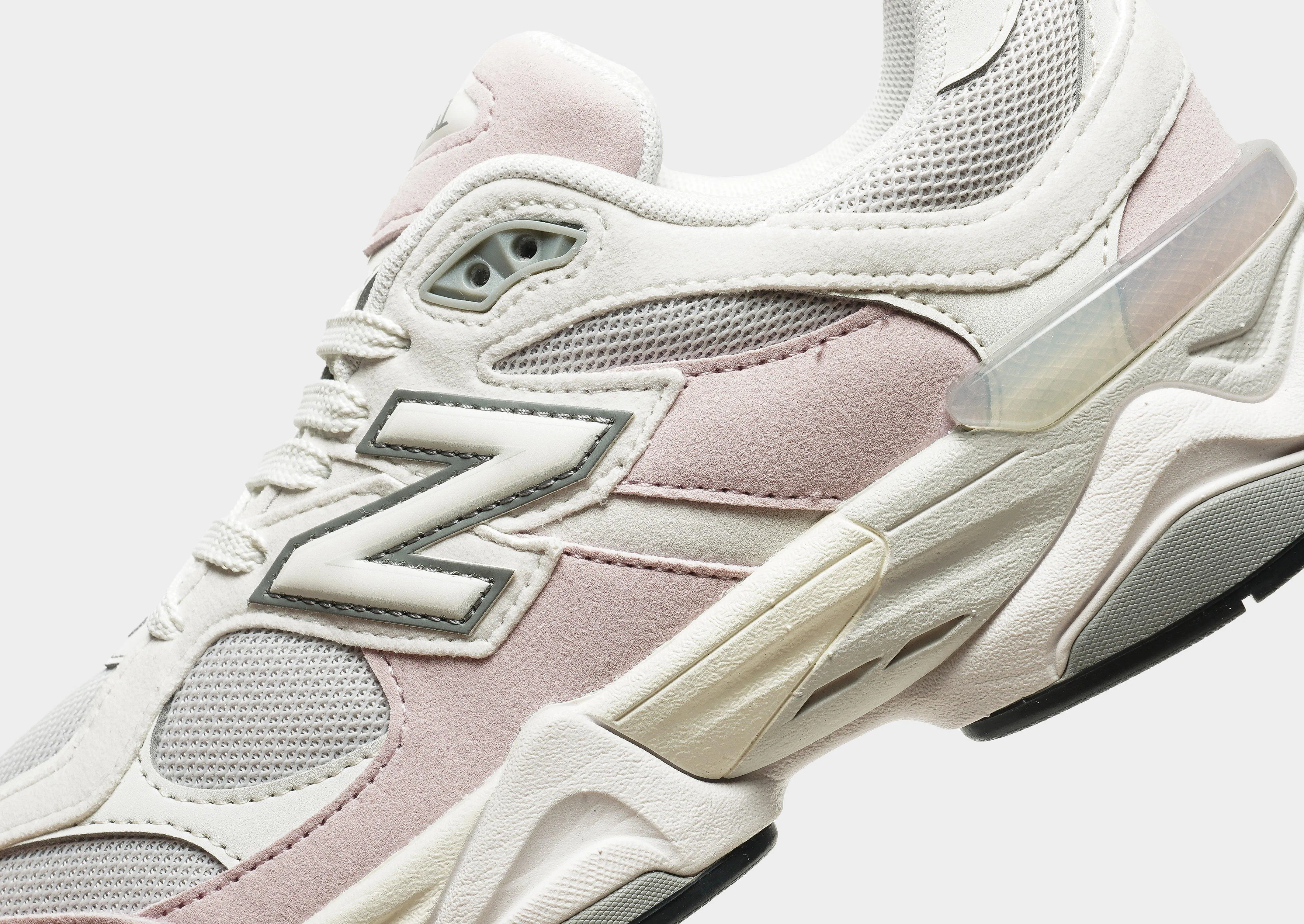 9060 Junior's Comfortable Fitment ergonomic shoes