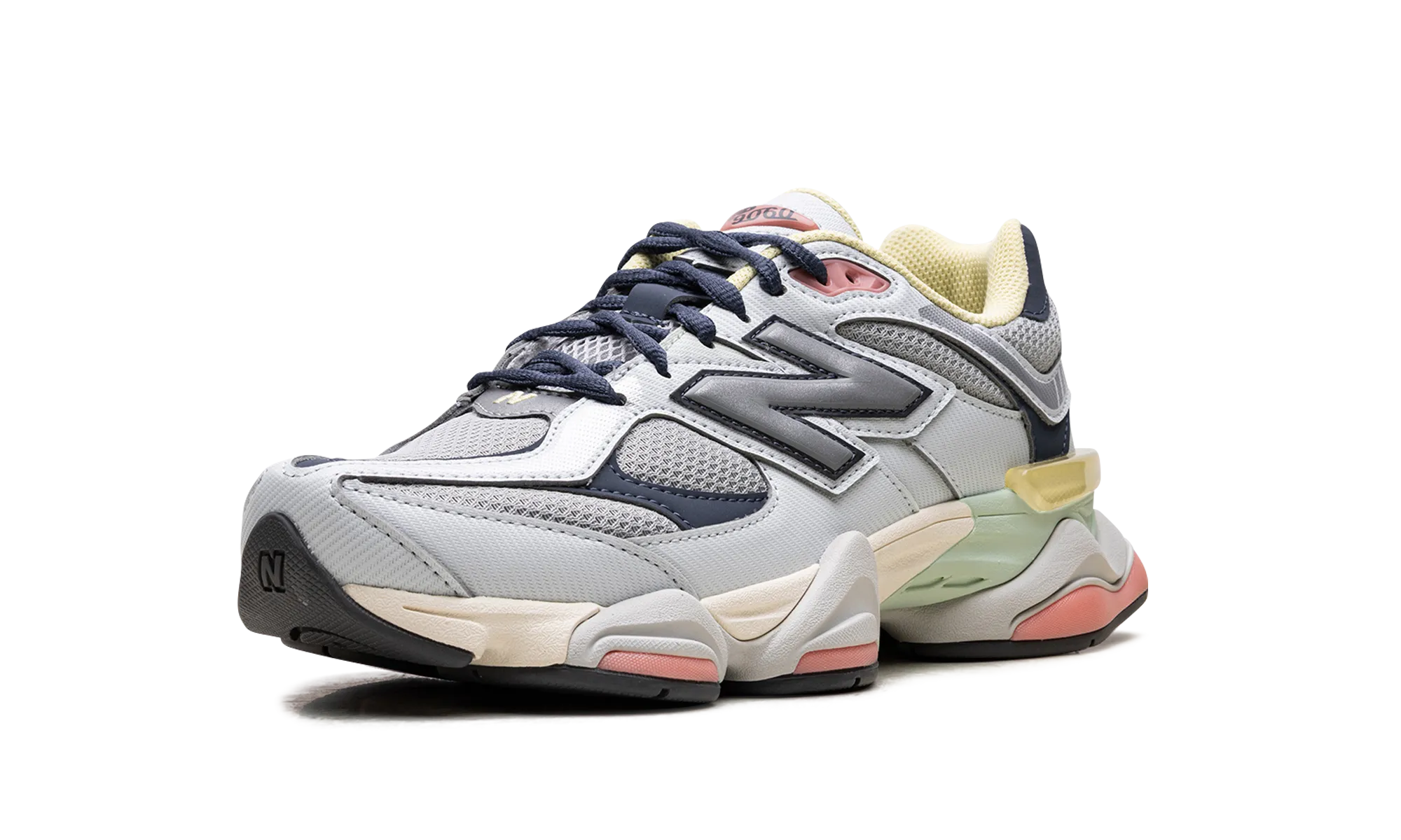 9060 "Grey Yellow Navy" running for a positive mindset
