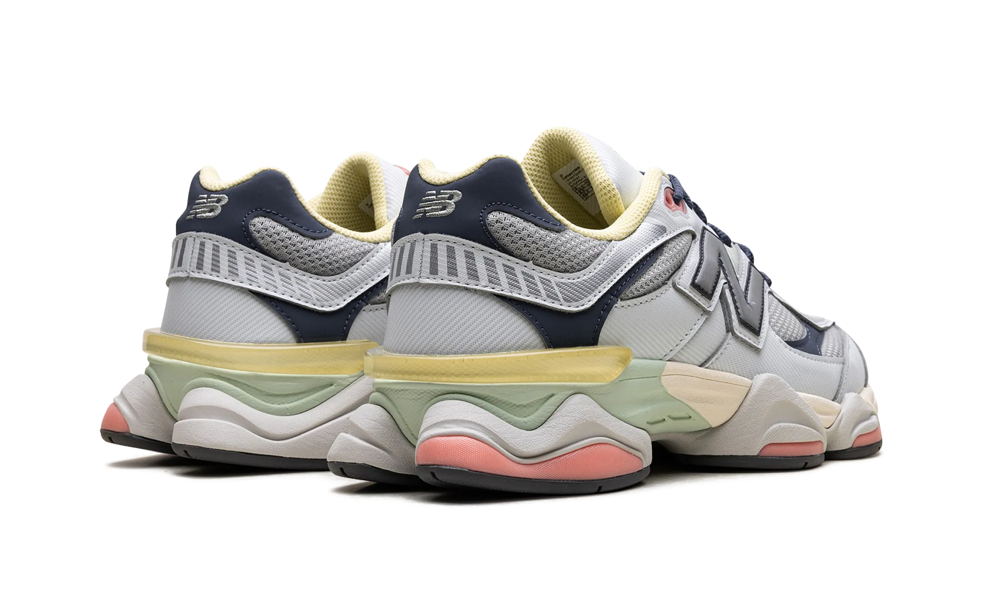 9060 "Grey Yellow Navy" StrapClosure running on sand shoes