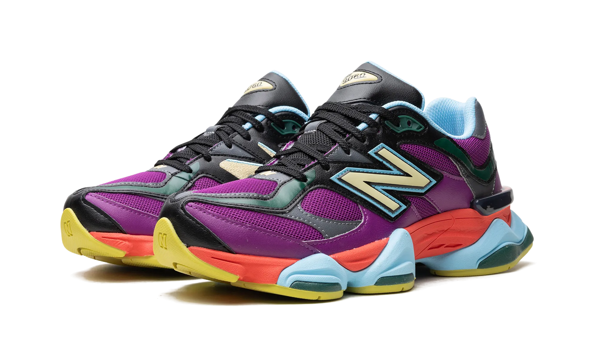 running in a mangrove area shoes 9060 "PURPLE FUCHSIA"