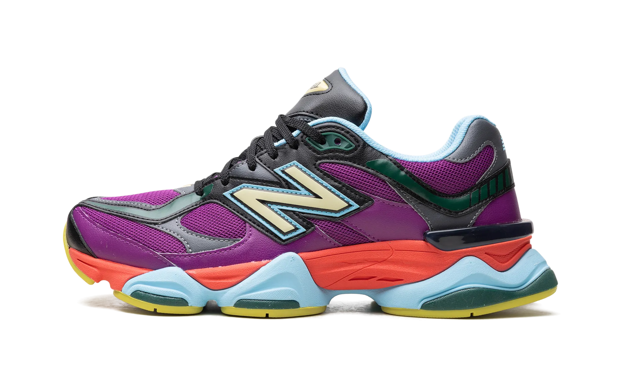 9060 "PURPLE FUCHSIA" running shoes for professional female runners