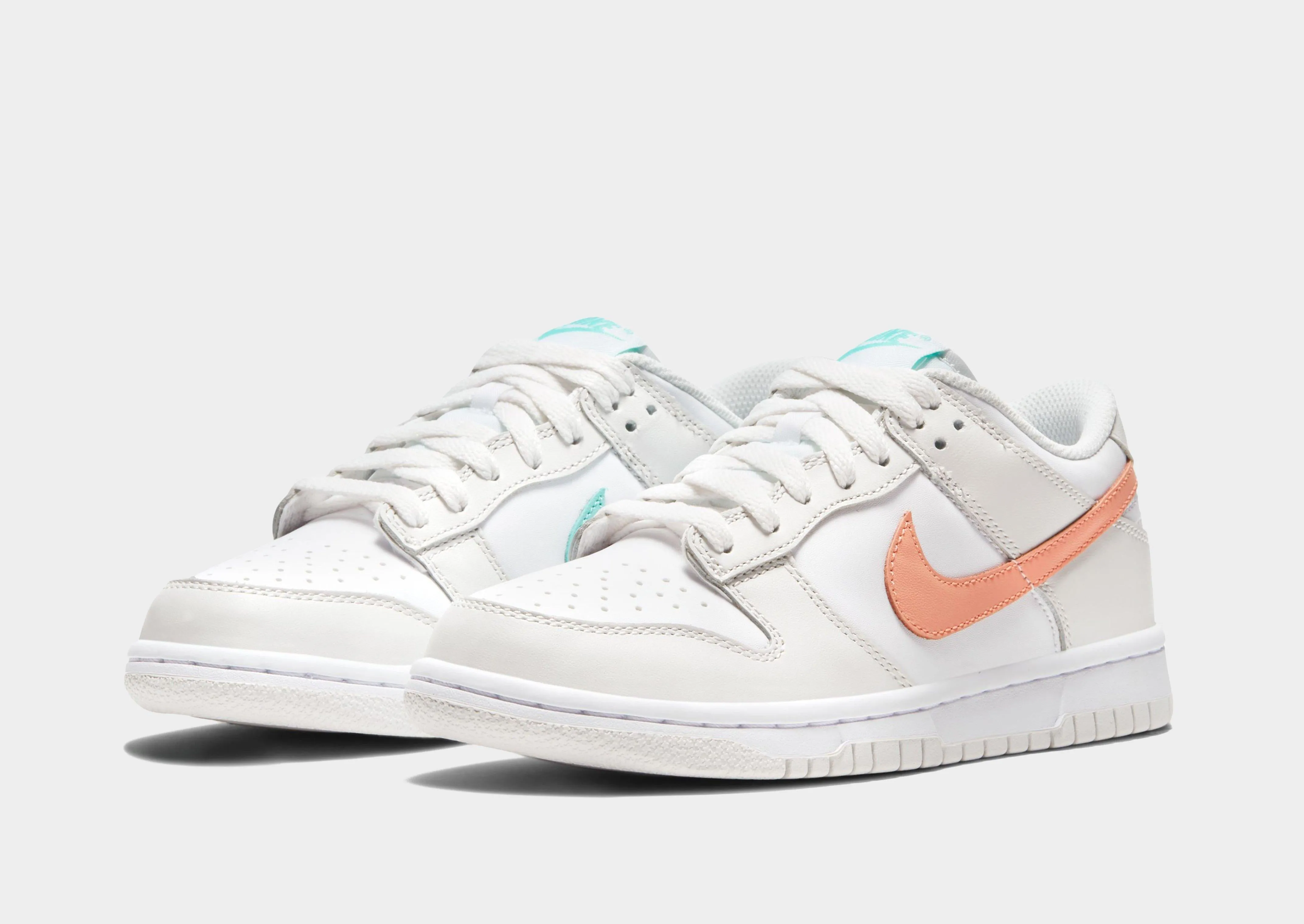 Dunk Low Junior's Stylish Motion Easy Pair