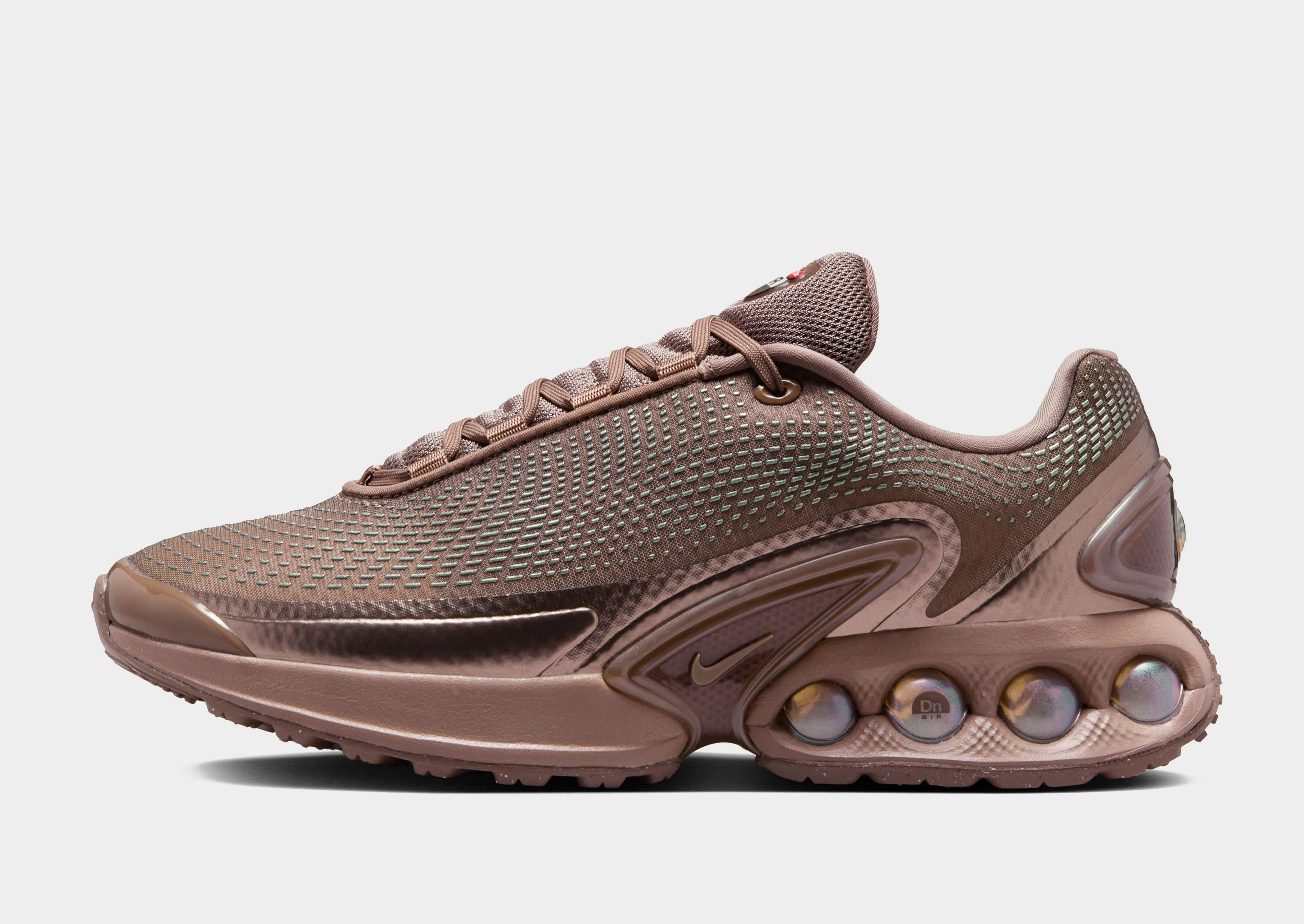 Air Max DN Women's Fitness sand