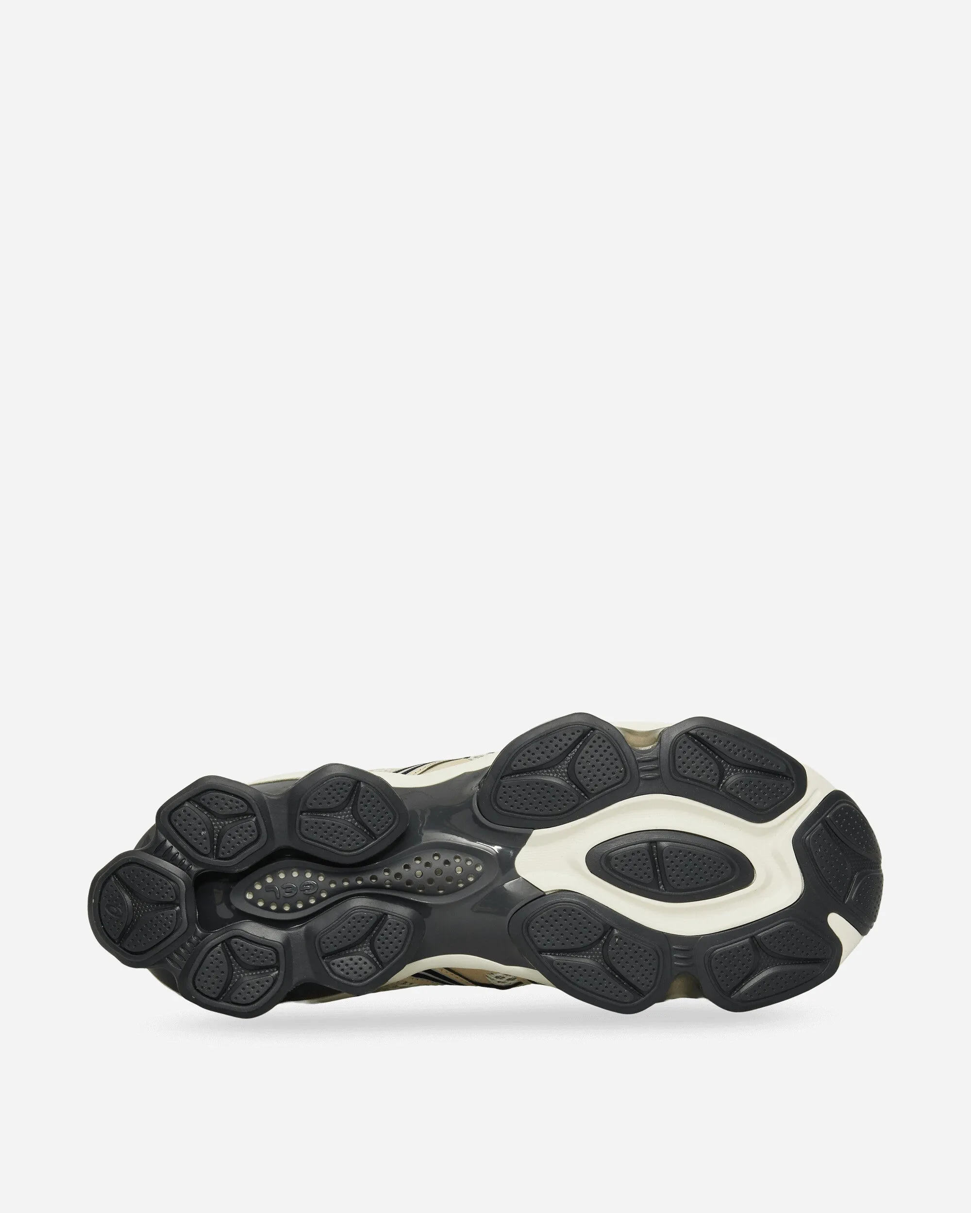 GEL-Quantum Kinetic Sneakers Sand / Black Minimalist