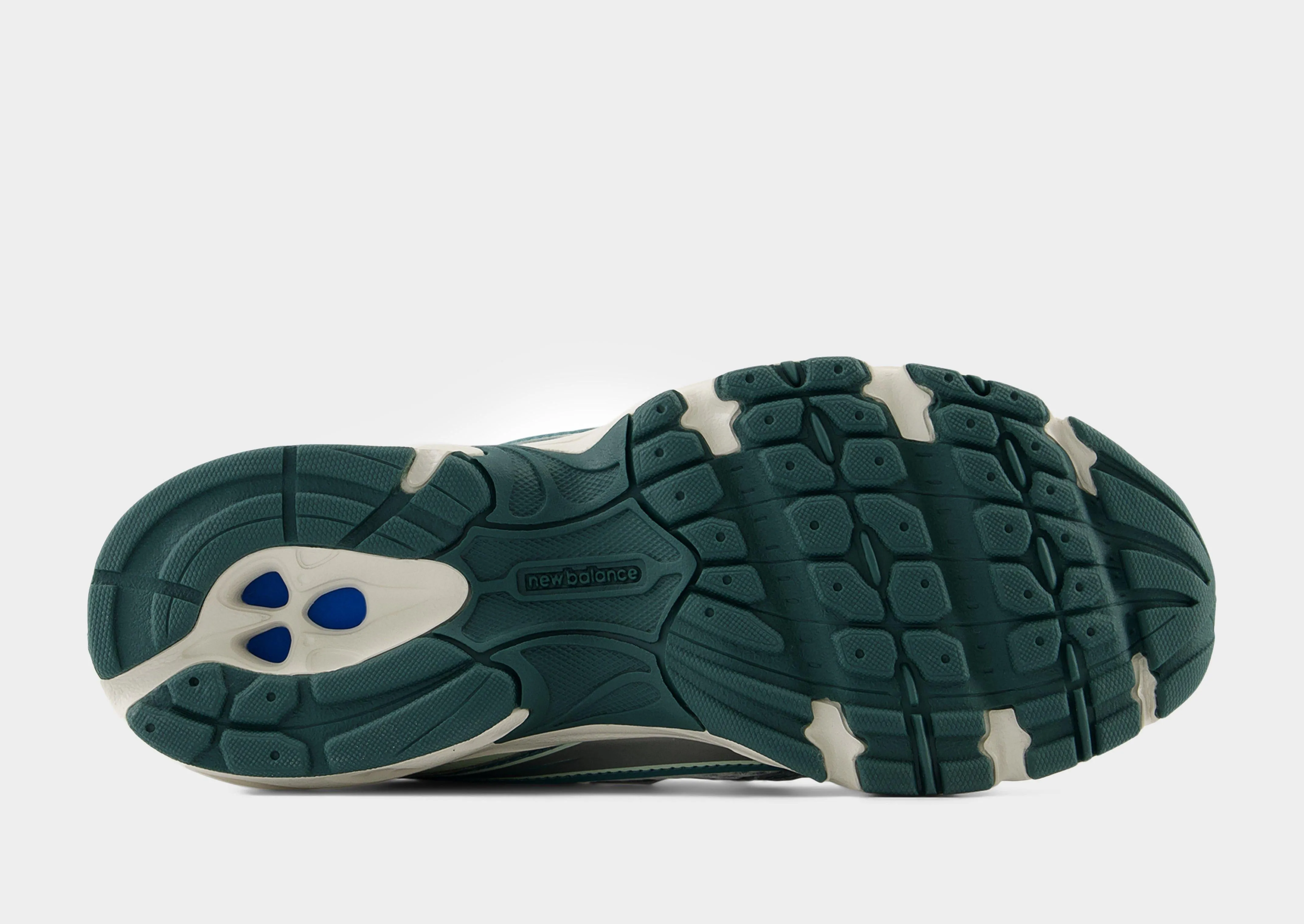 running in suburbs flexible shoe aspects 740