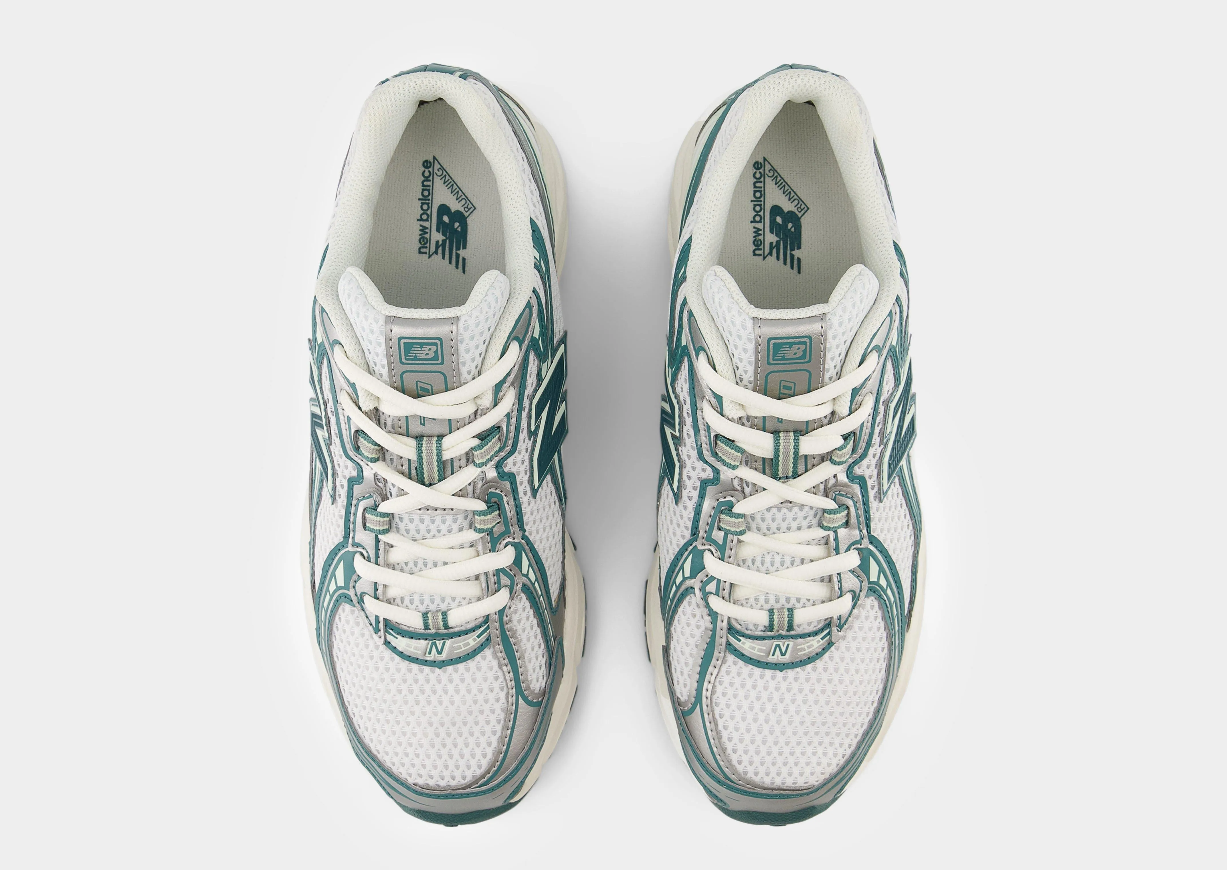 740 Smart Features tassel - decorated running gear