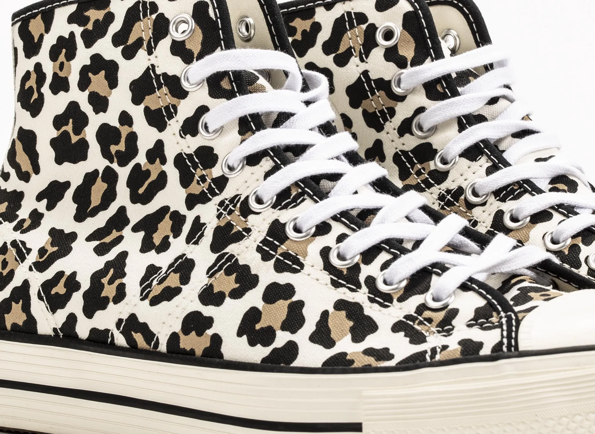 Converse Lucky Star Hi 'Cheetah Print' fall fashions ordinary