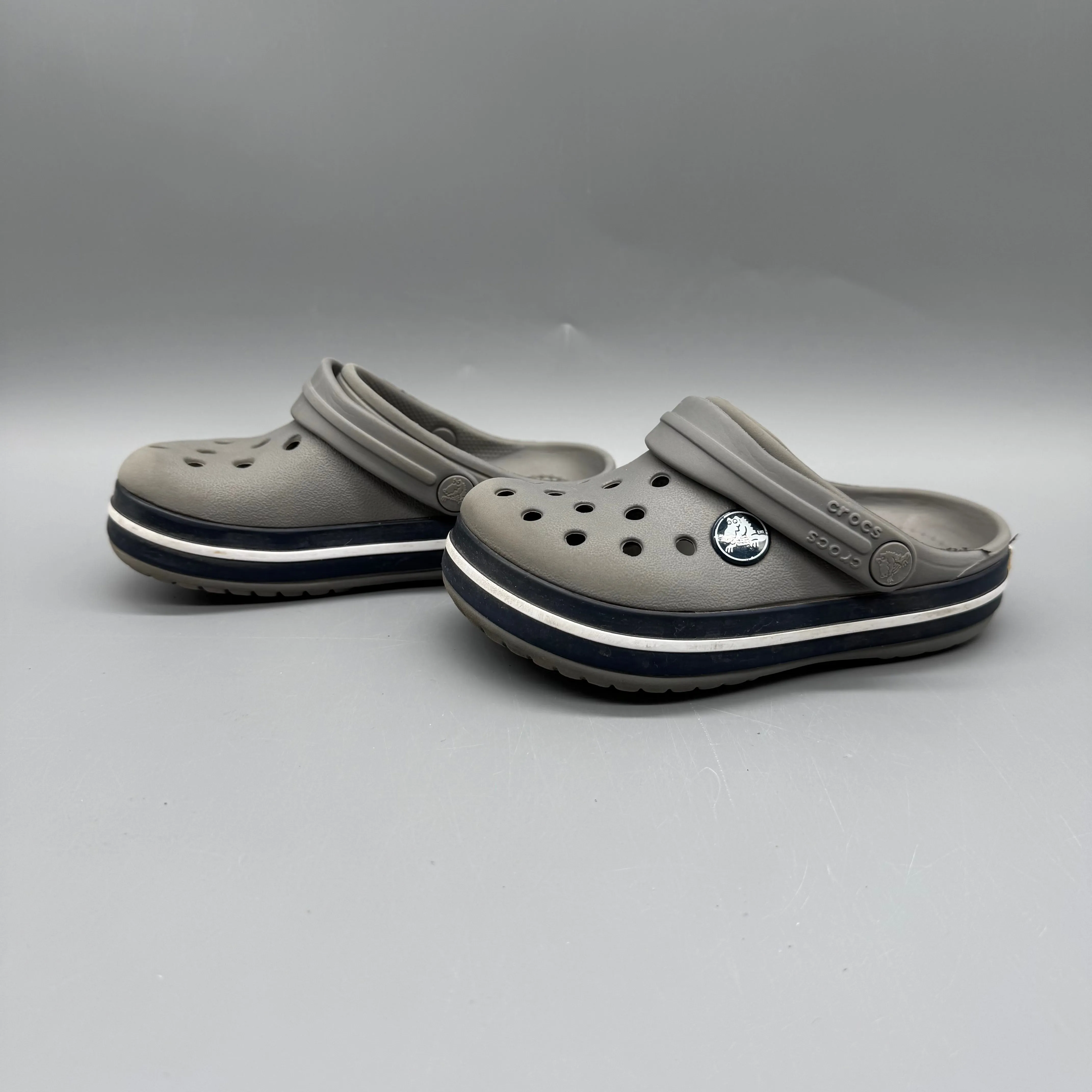 Crocs / Sandals / US8 formal wearers' dress shoes Casual Ease