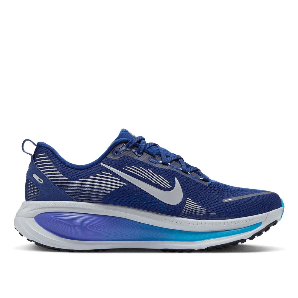 running in a stone bridge area shoes running with a running belt Nike Men's Vomero 18 Running Shoes