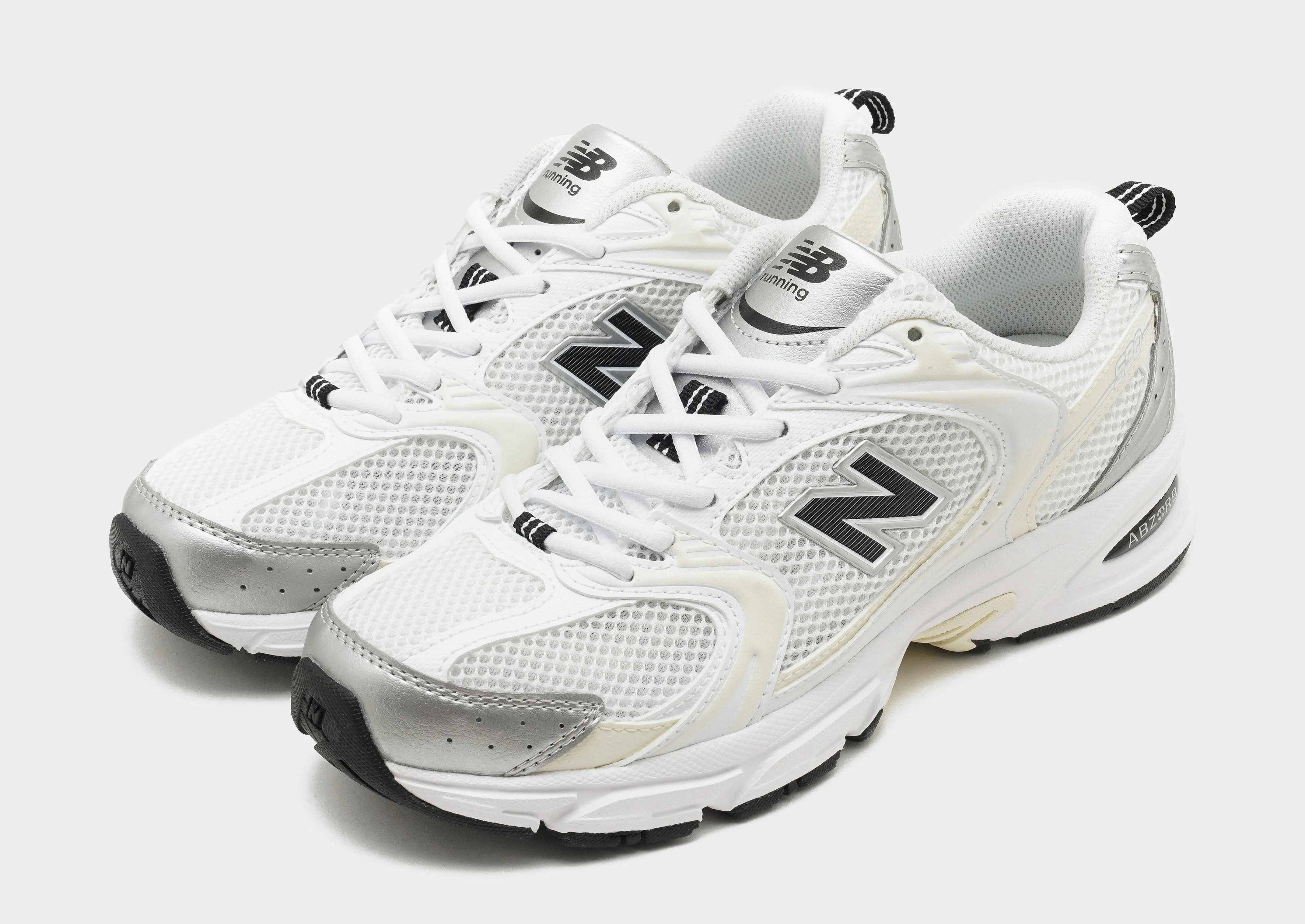 530 Endurance Cushioning running in a floodplain area shoes