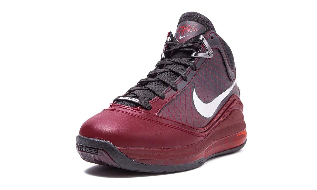 Long distance colorful shoe appearance Air Max Lebron 7 Retro "Christmas 2019"