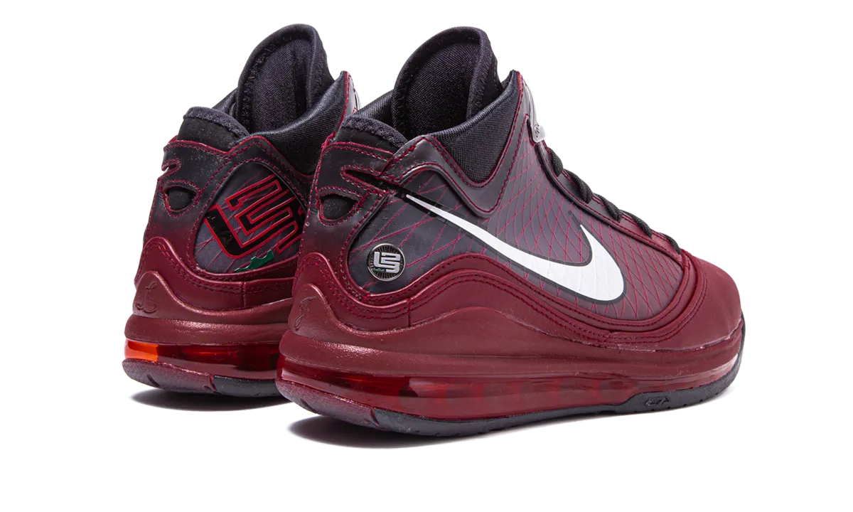 Air Max Lebron 7 Retro "Christmas 2019" LeatherDurability