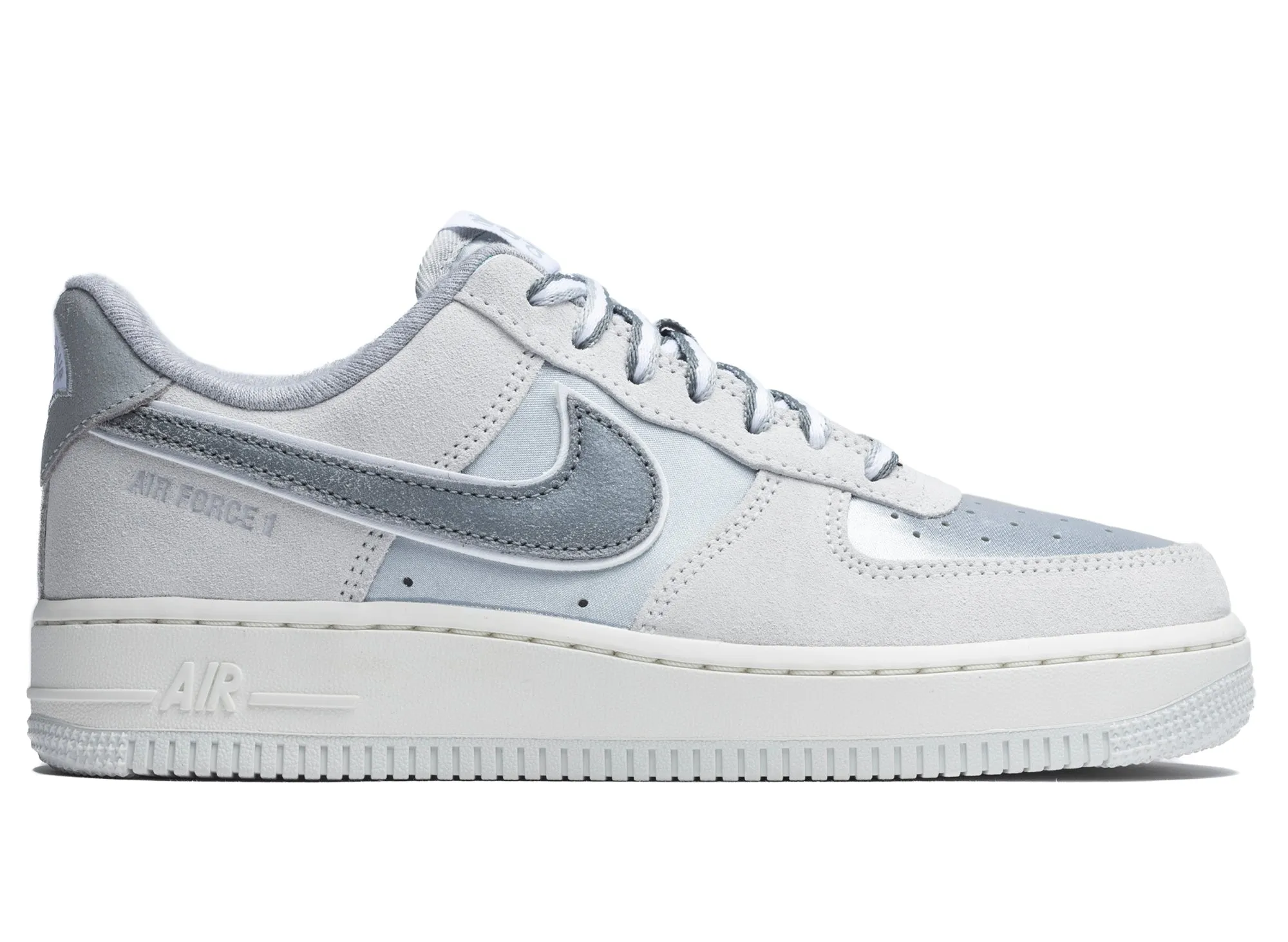 Smart cushioning Outstanding Women's Nike Air Force 1 '07 LX